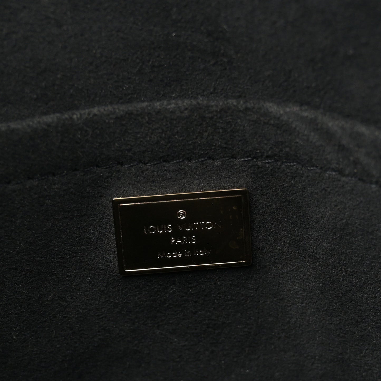 Vernis Epi Monogram Spring Street Black