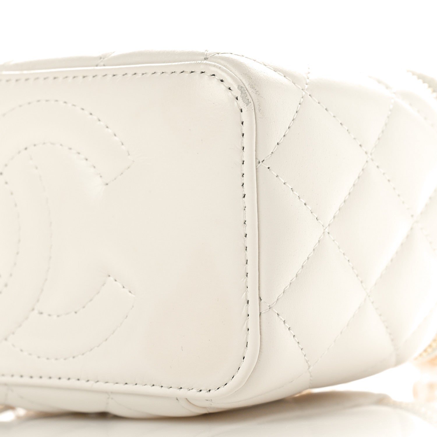 Chanel Lambskin Quilted Golden Links Top Handle Vanity Case With Chain White 11 of 12