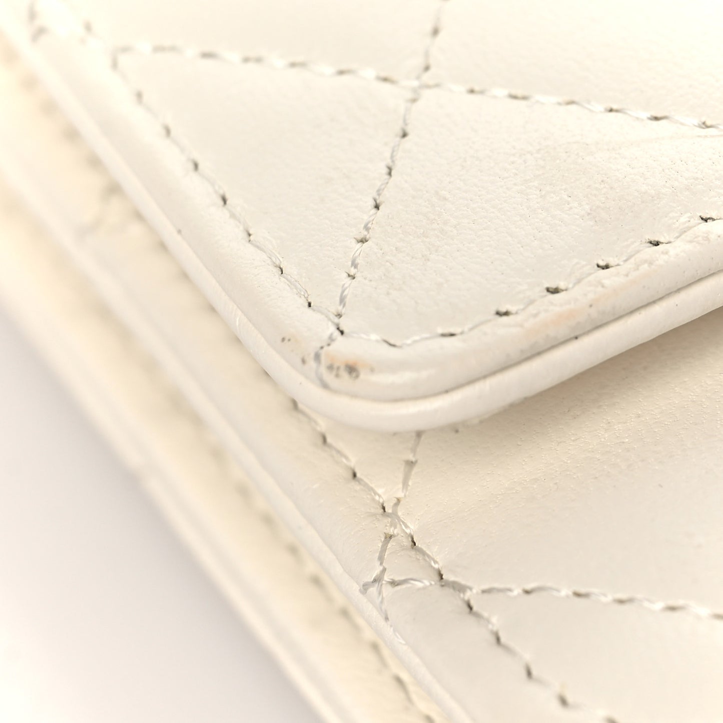 Lambskin Quilted Trendy CC Wallet On Chain WOC White