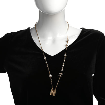 Chanel Crystal Pearl Airpod Necklace Gold 2 of 6
