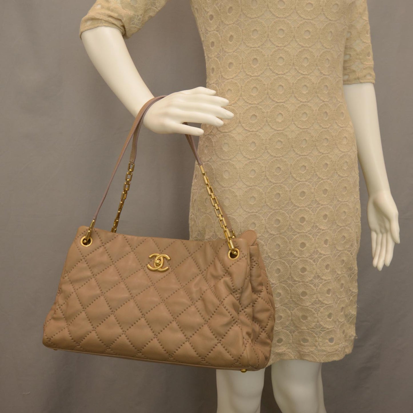 Calfskin Quilted Large Retro Chain Tote Beige