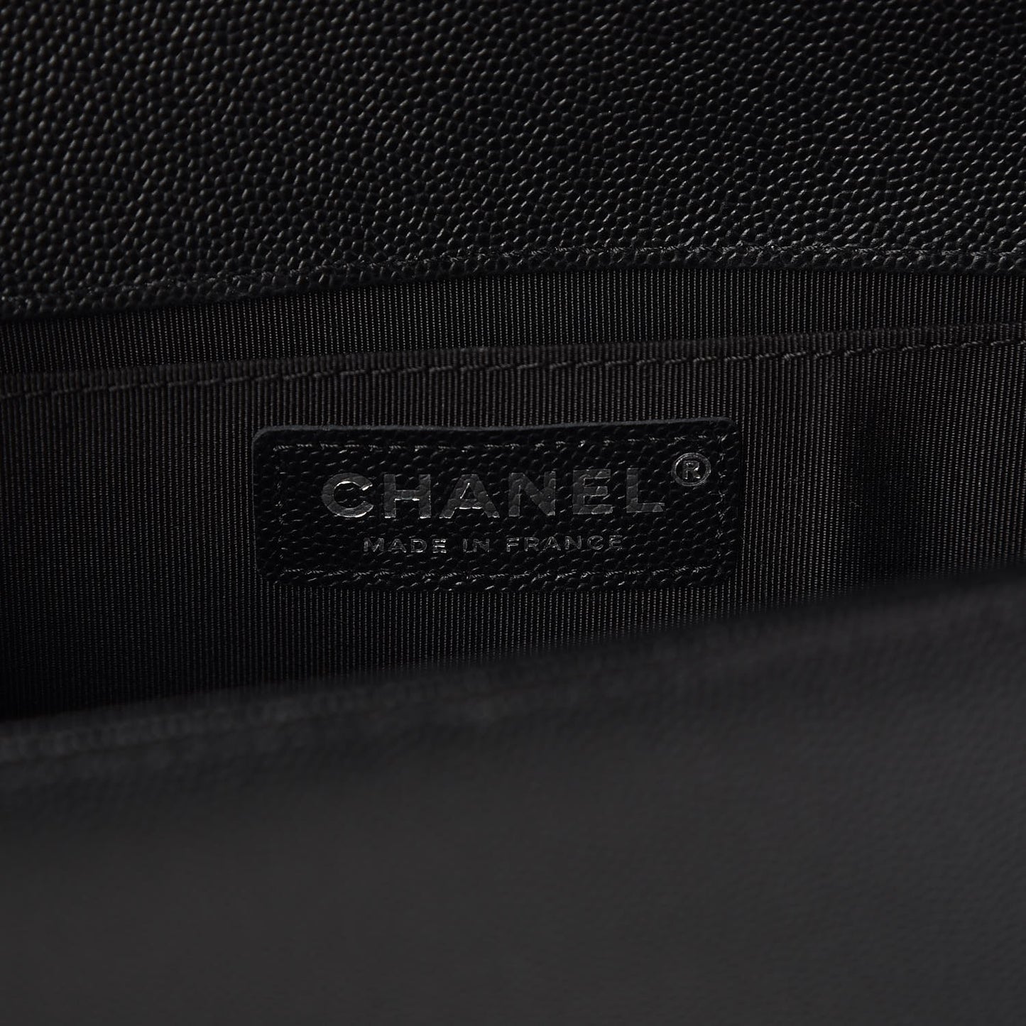 Caviar Quilted Medium Boy Flap Black