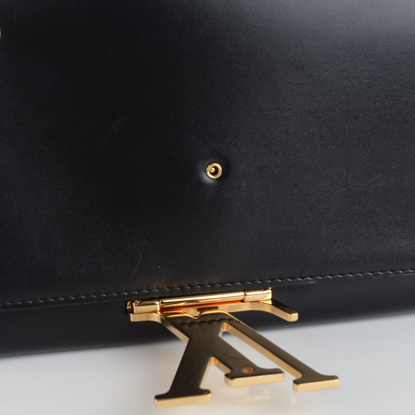 Calfskin Chain Louise GM Black