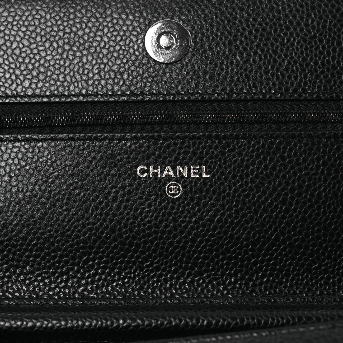 Caviar Quilted Wallet on Chain WOC Black