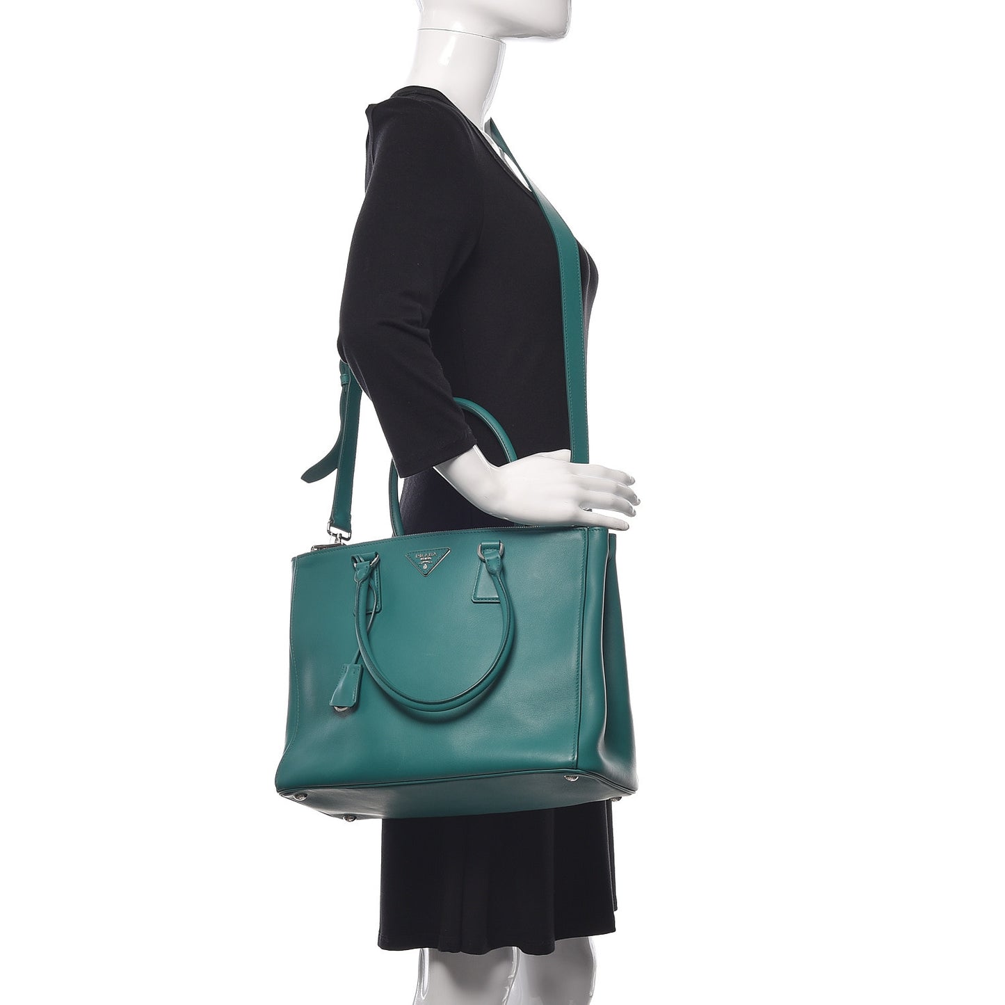 City Calfskin Large Galleria Double Zip Tote Assenzio