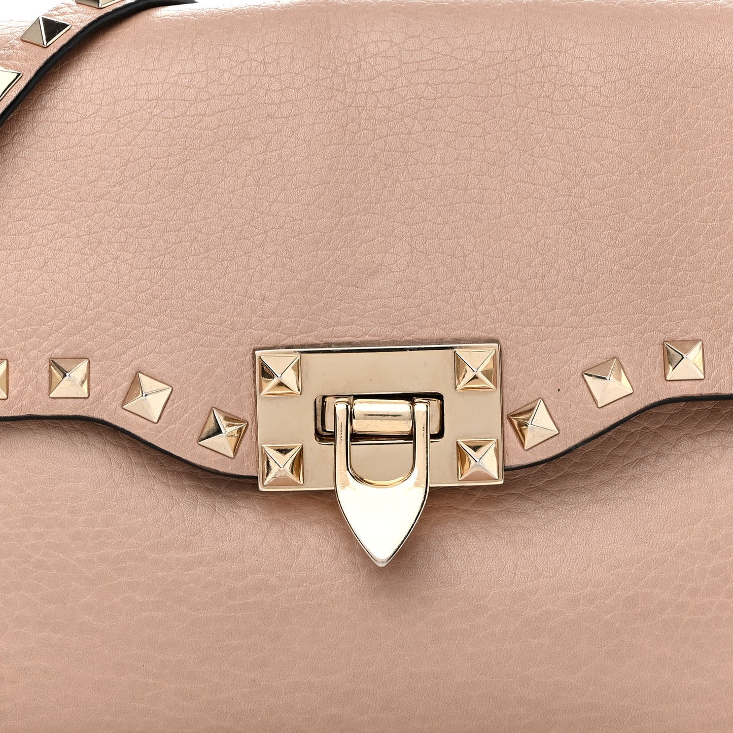 Pebbled Calfskin Medium Rockstud Flip Lock Crossbody Bag Poudre