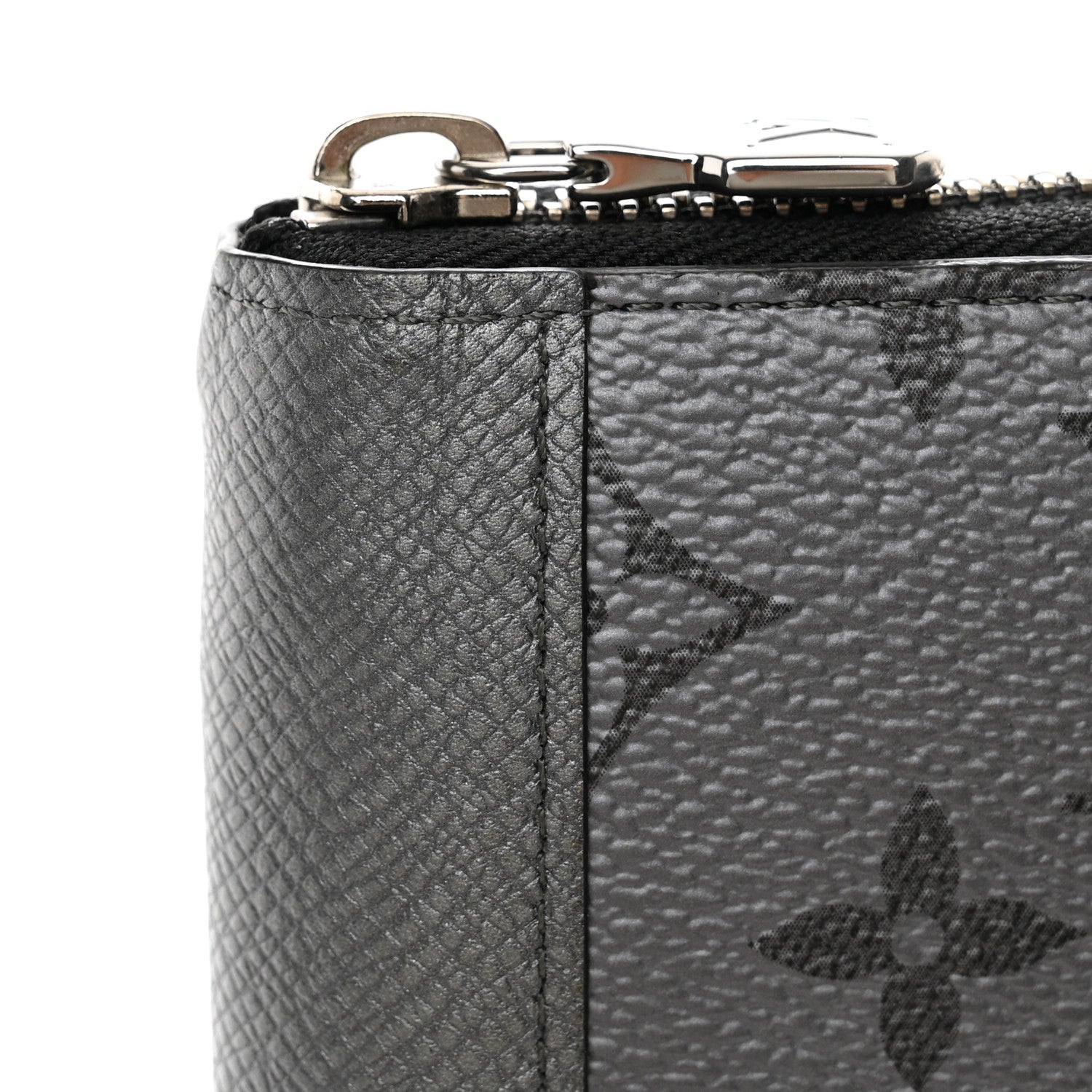 Louis Vuitton Taigarama Vertical Zippy Wallet Silver 9 of 10
