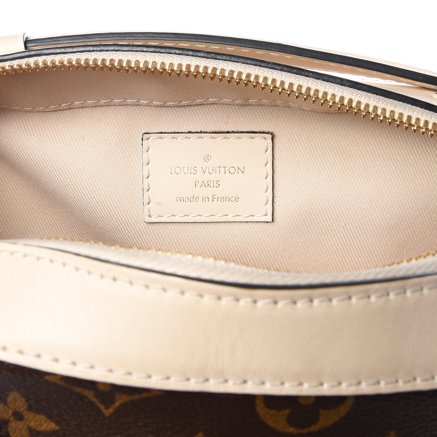Monogram Saintonge Creme