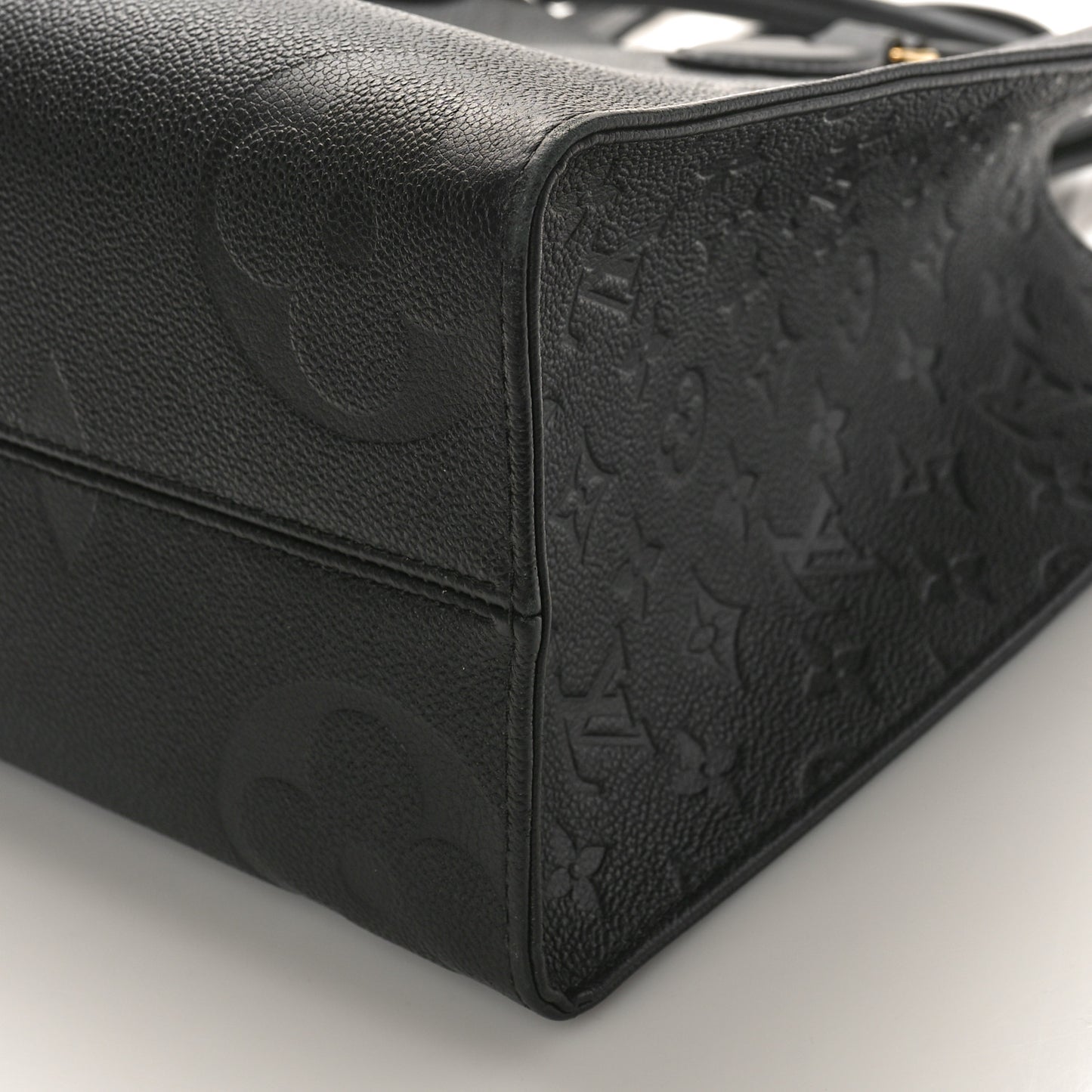 Empreinte Monogram Giant Onthego MM Black