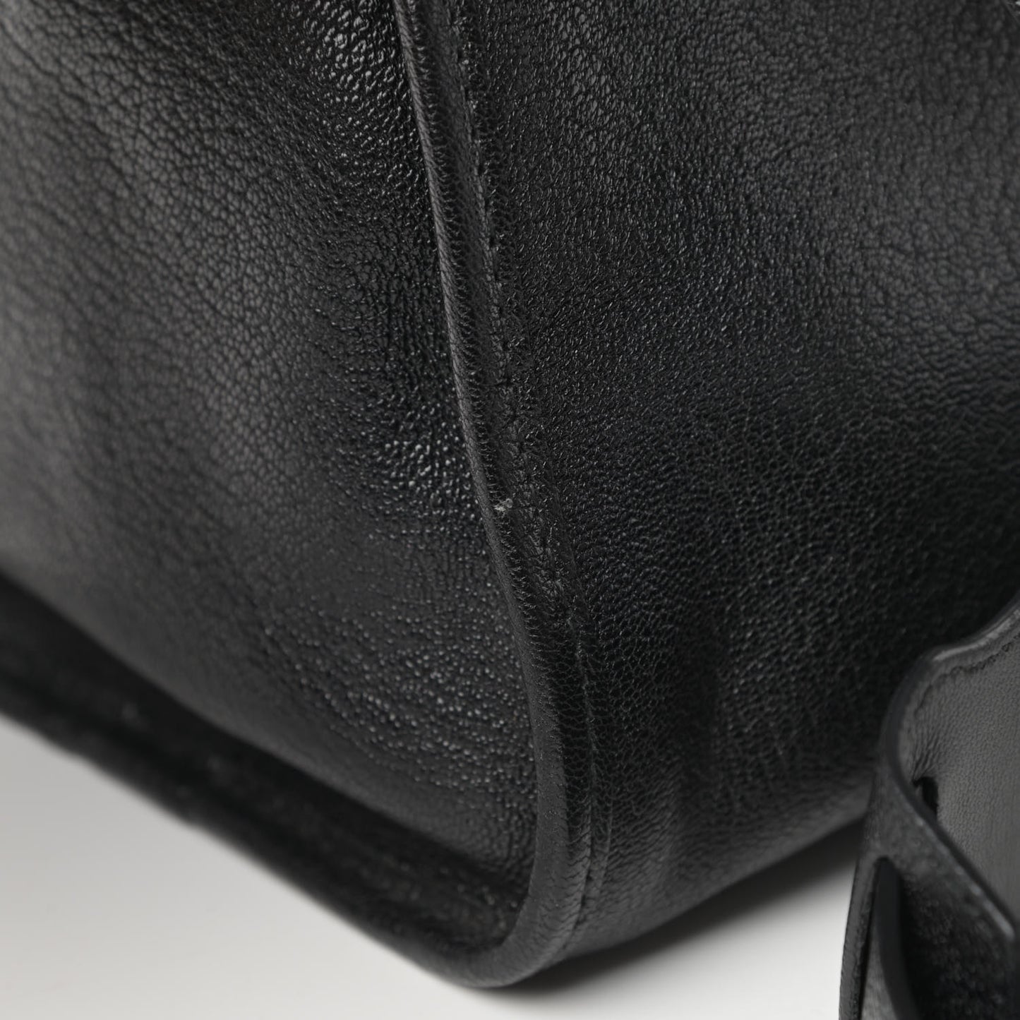 Chevre Silver Metallic Edge Hardware City Black