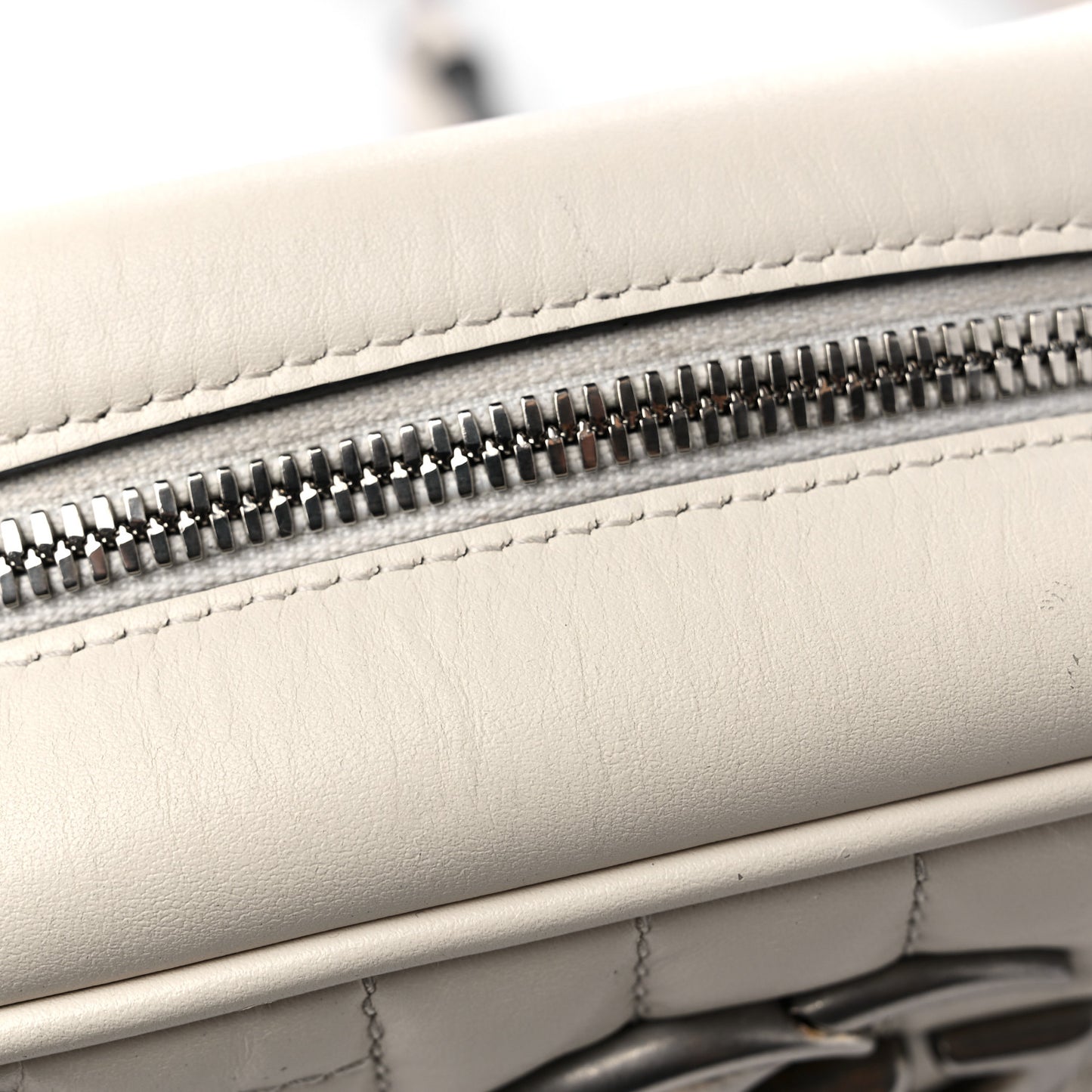 Calfskin Matelasse Aria Small GG Marmont Chain Shoulder Bag Mystic White