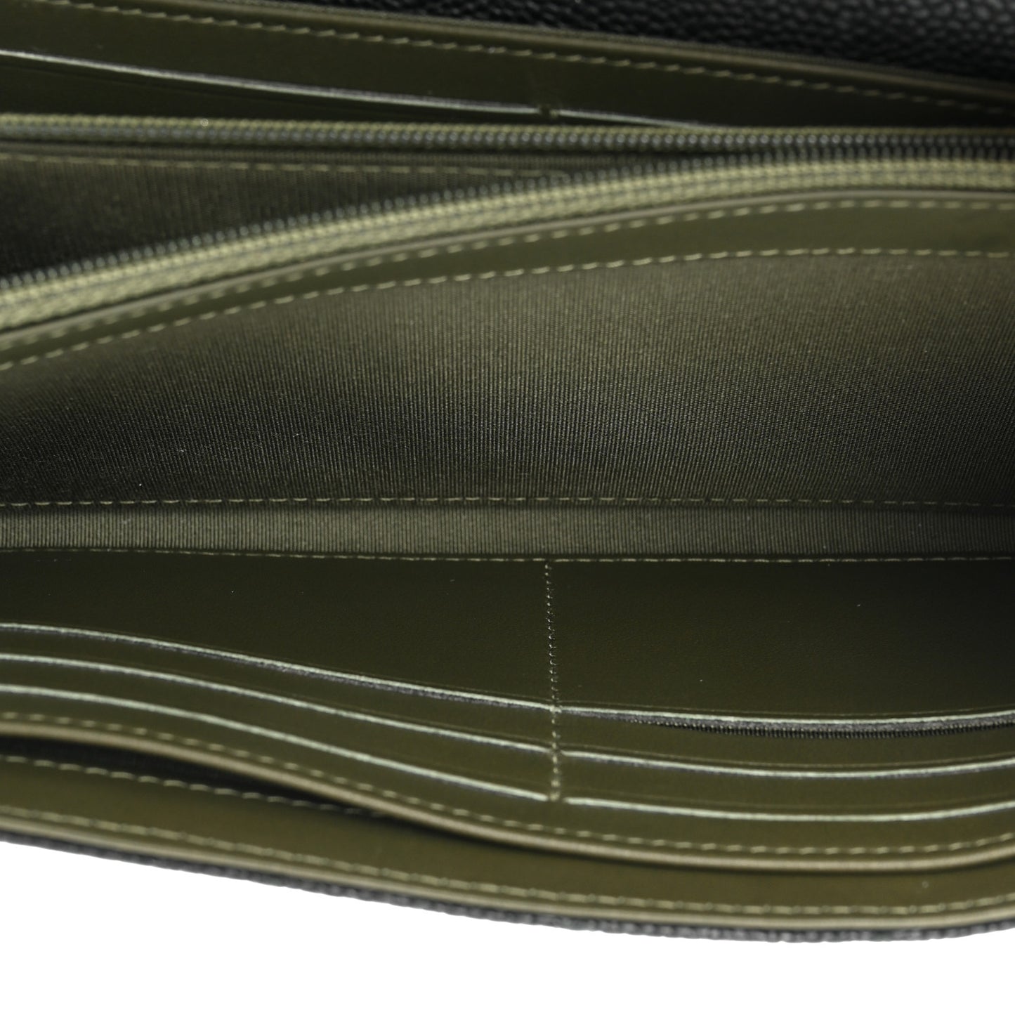 Caviar Quilted Large Boy Gusset Flap Wallet Black