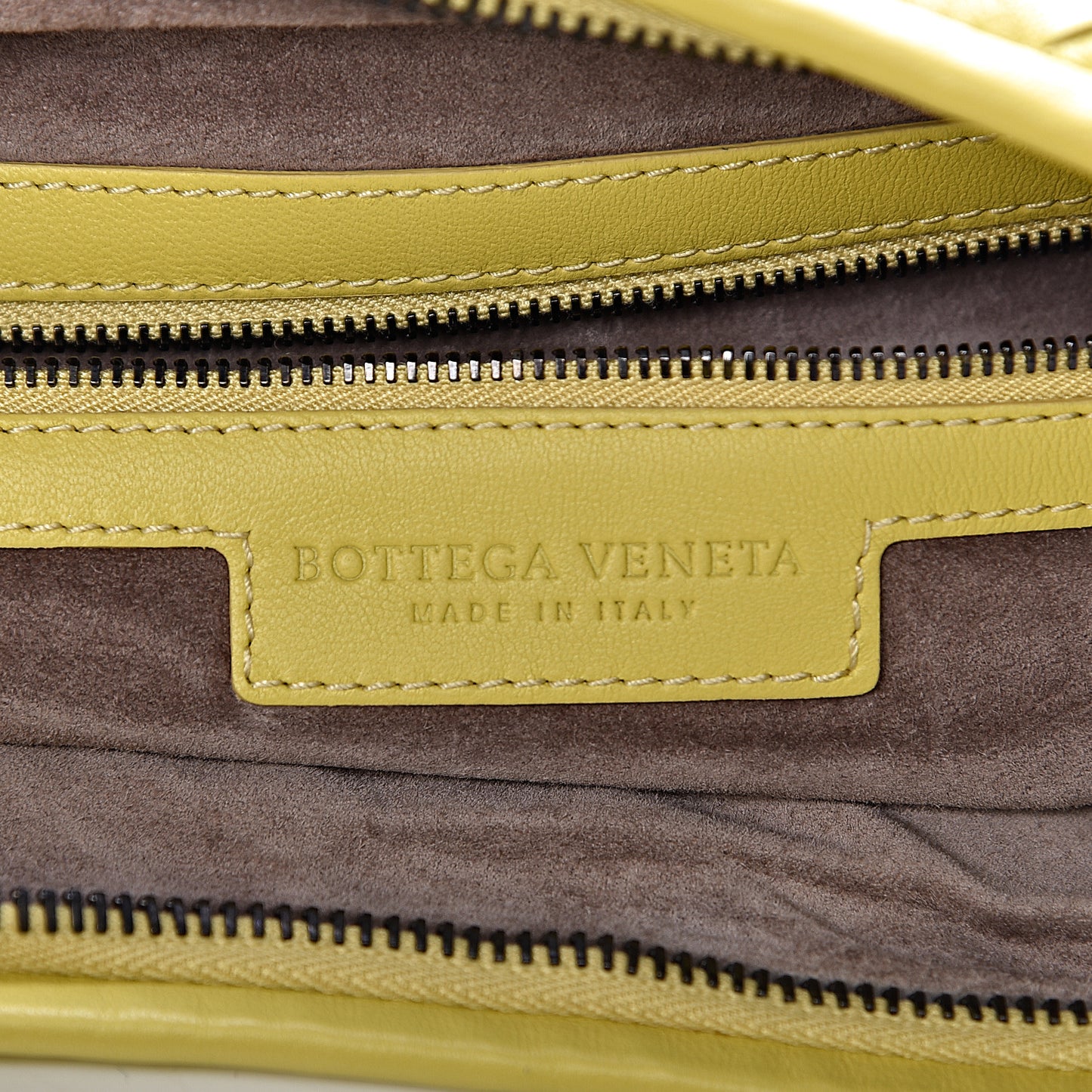 Nappa Intrecciato Medium Veneta Hobo Moutarde