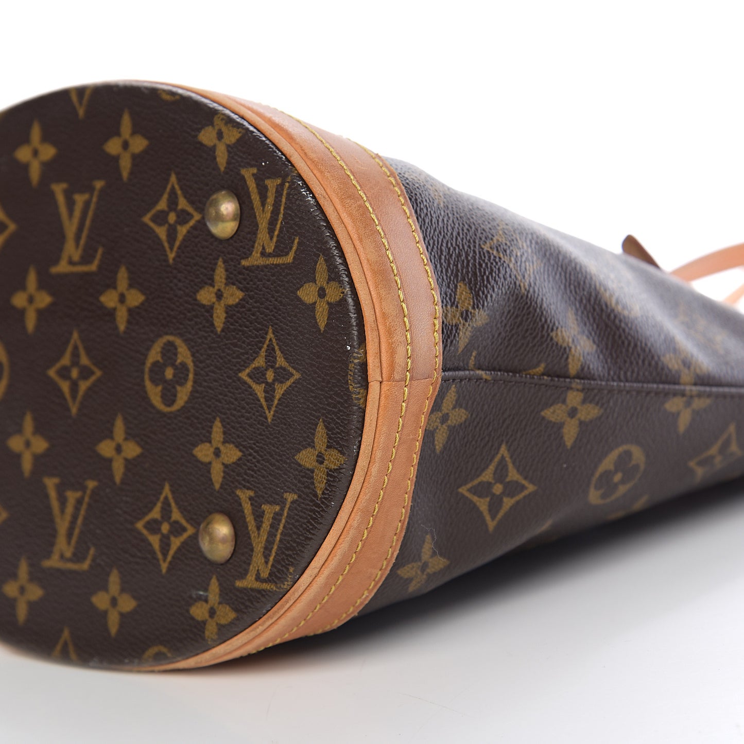 Monogram Petit Bucket 23