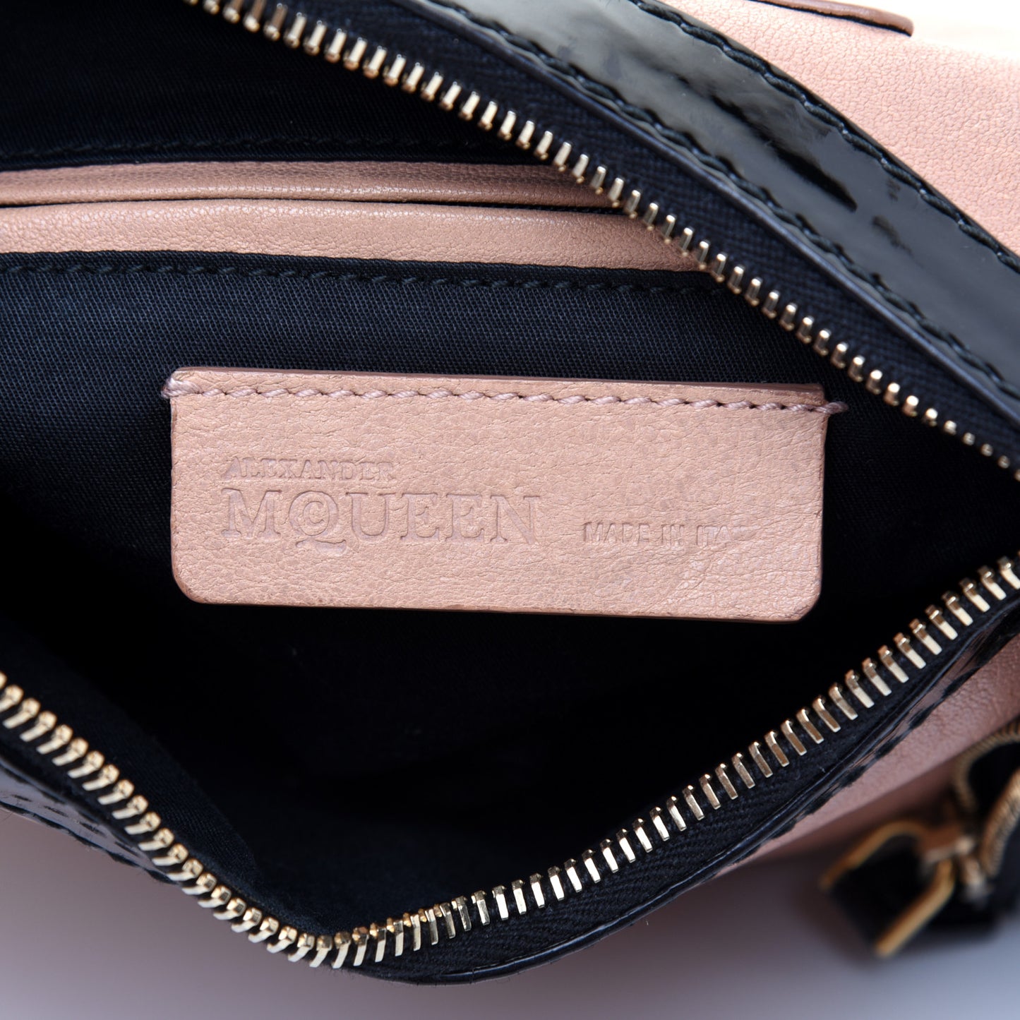 Lambskin Patent De Manta Clutch Pink Black