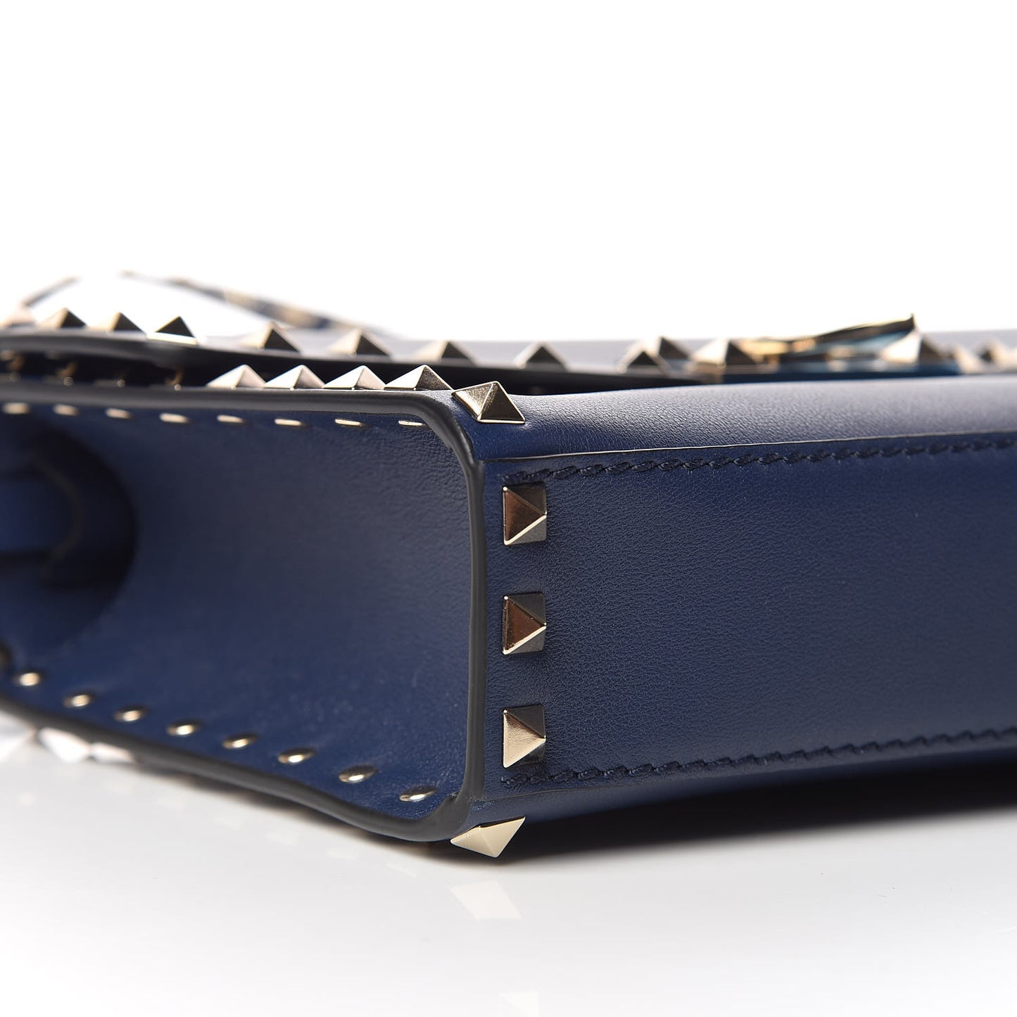 Vitello Medium Rockstud Flip Lock Crossbody Bag Pure Blue
