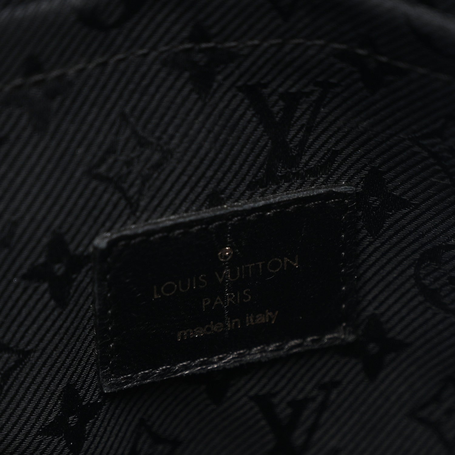 Louis Vuitton Lambskin Riveting Black 1832232 – FASHIONPHILE