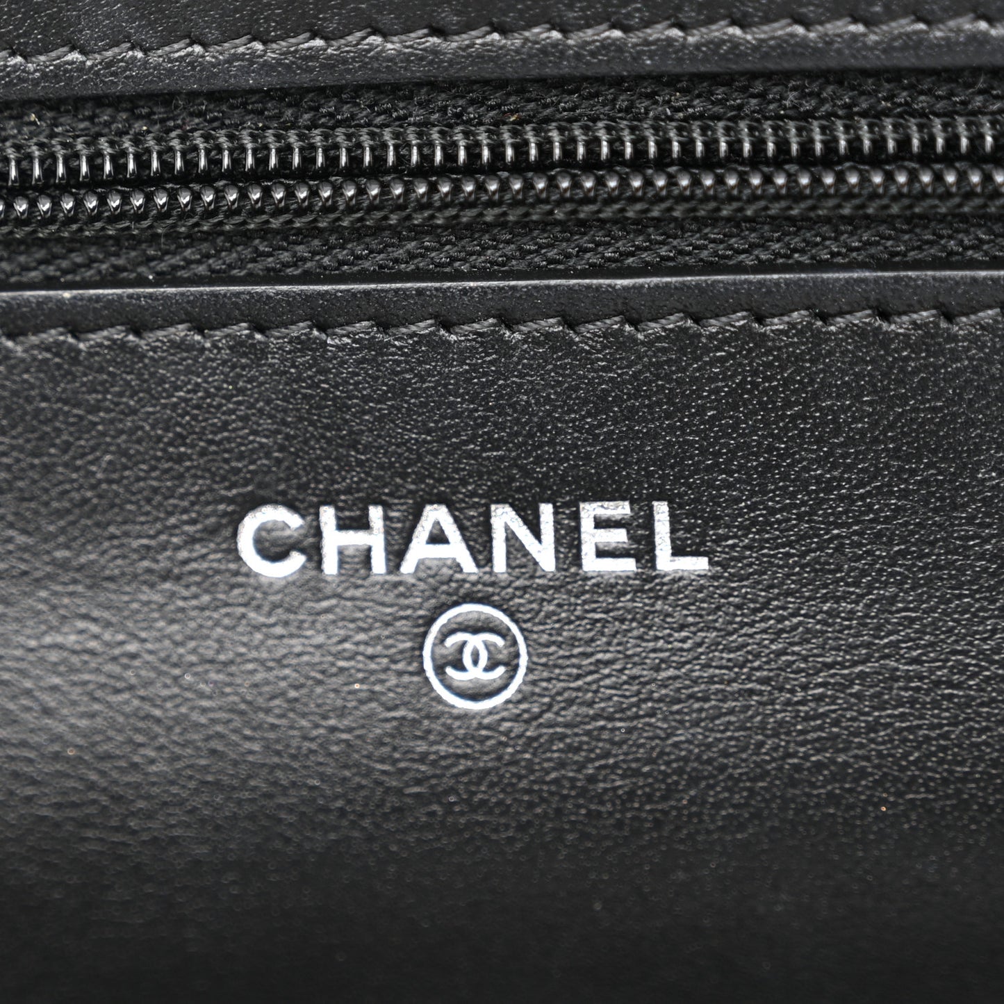 Patent Quilted Bi-Color Wallet On Chain WOC Red Black