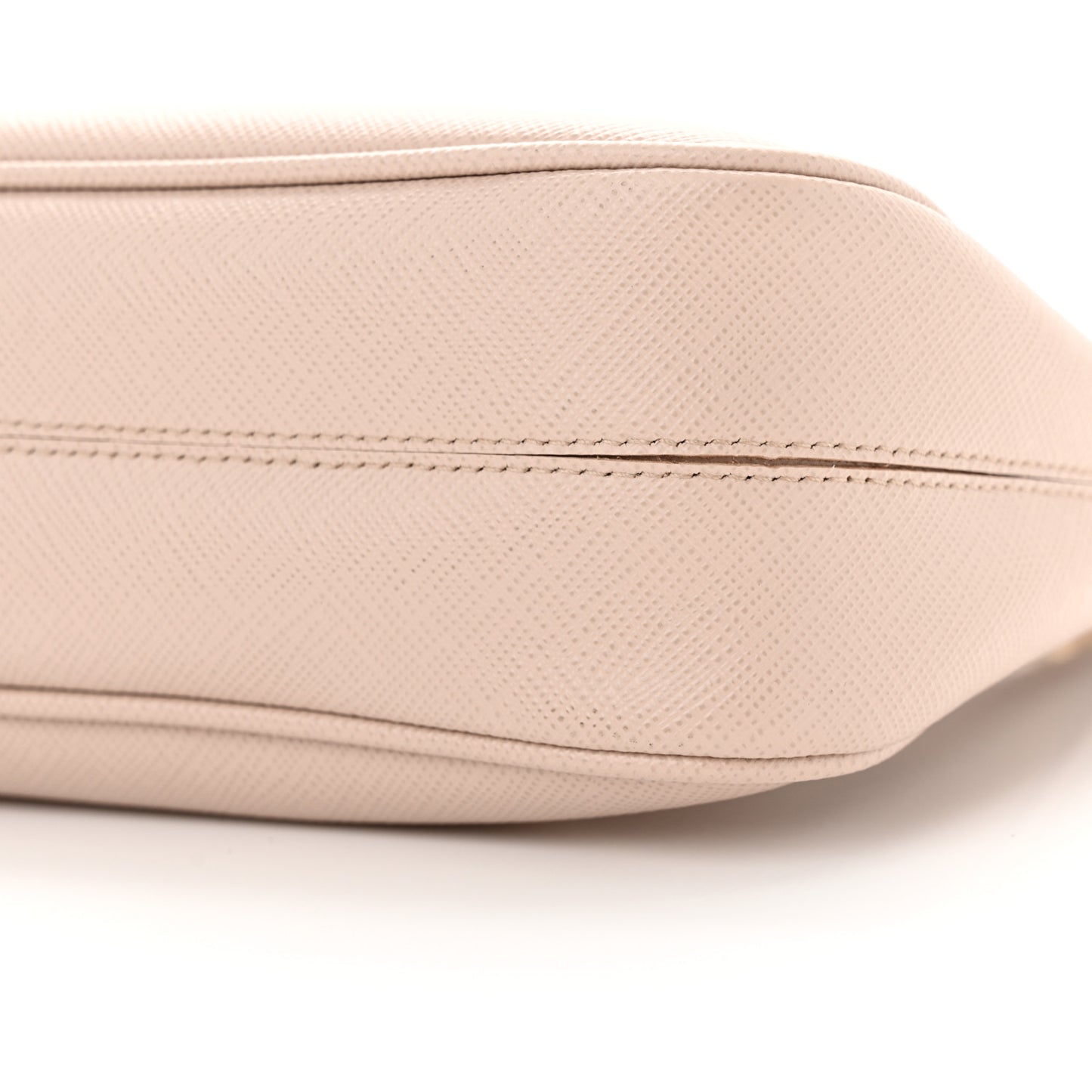 Saffiano Re-Edition 2005 Shoulder Bag Cammeo Beige
