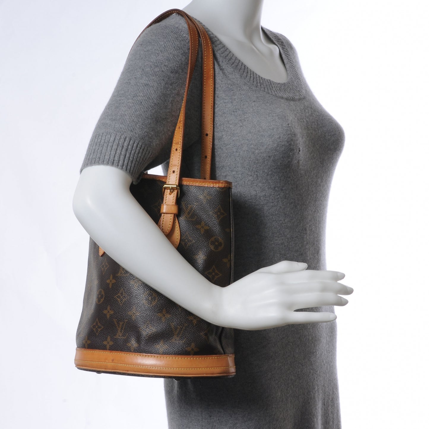 Monogram Petit Bucket 23