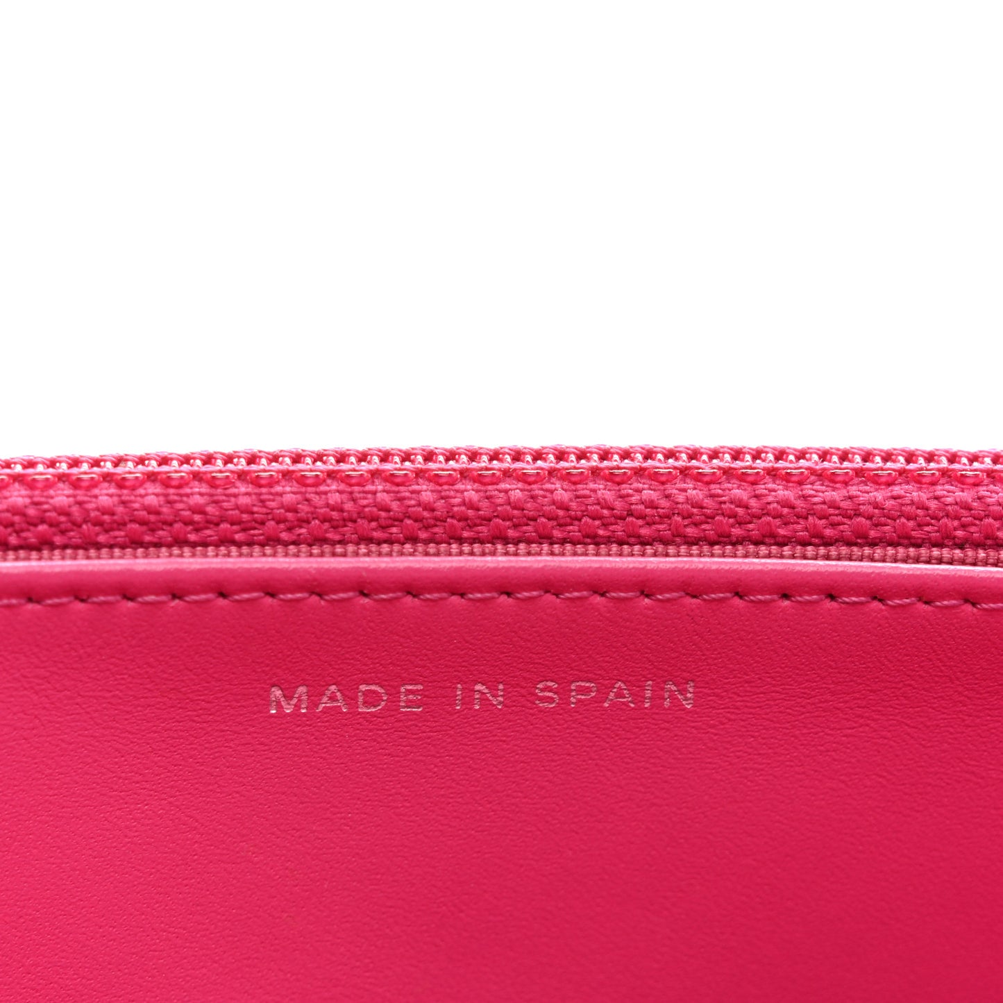 Iridescent Caviar Quilted Wallet on Chain WOC Pink