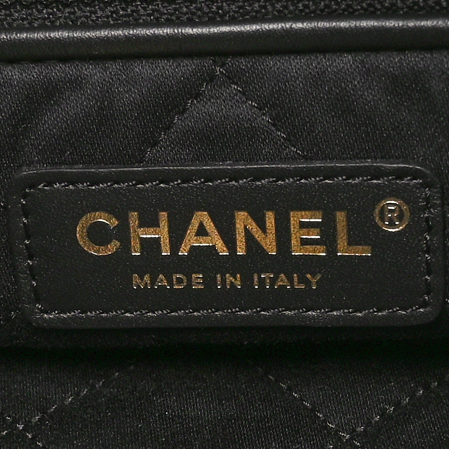 Shiny Calfskin Quilted Chanel 22 Black
