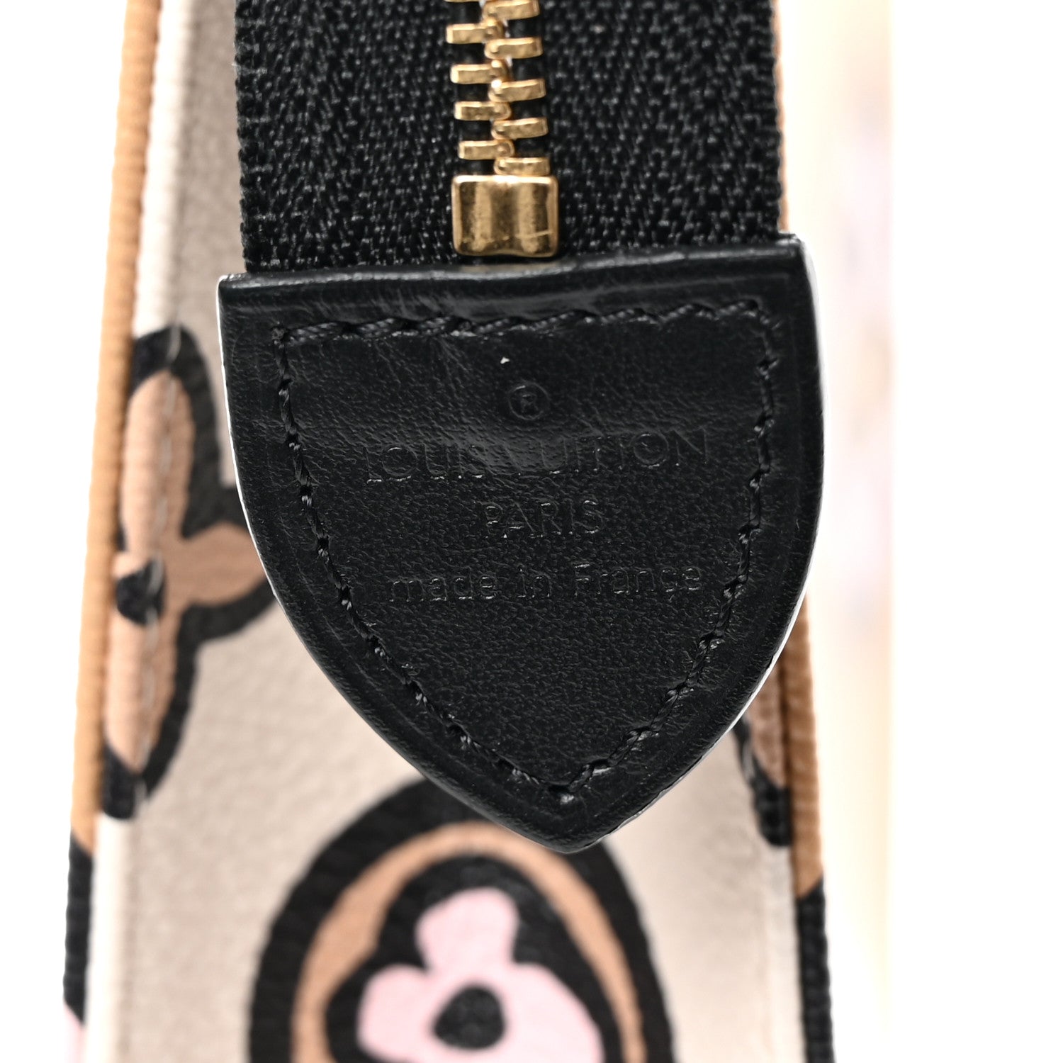 Louis Vuitton Monogram Giant Wild At Heart Toiletry Pouch 26 Arizona 6 of 11
