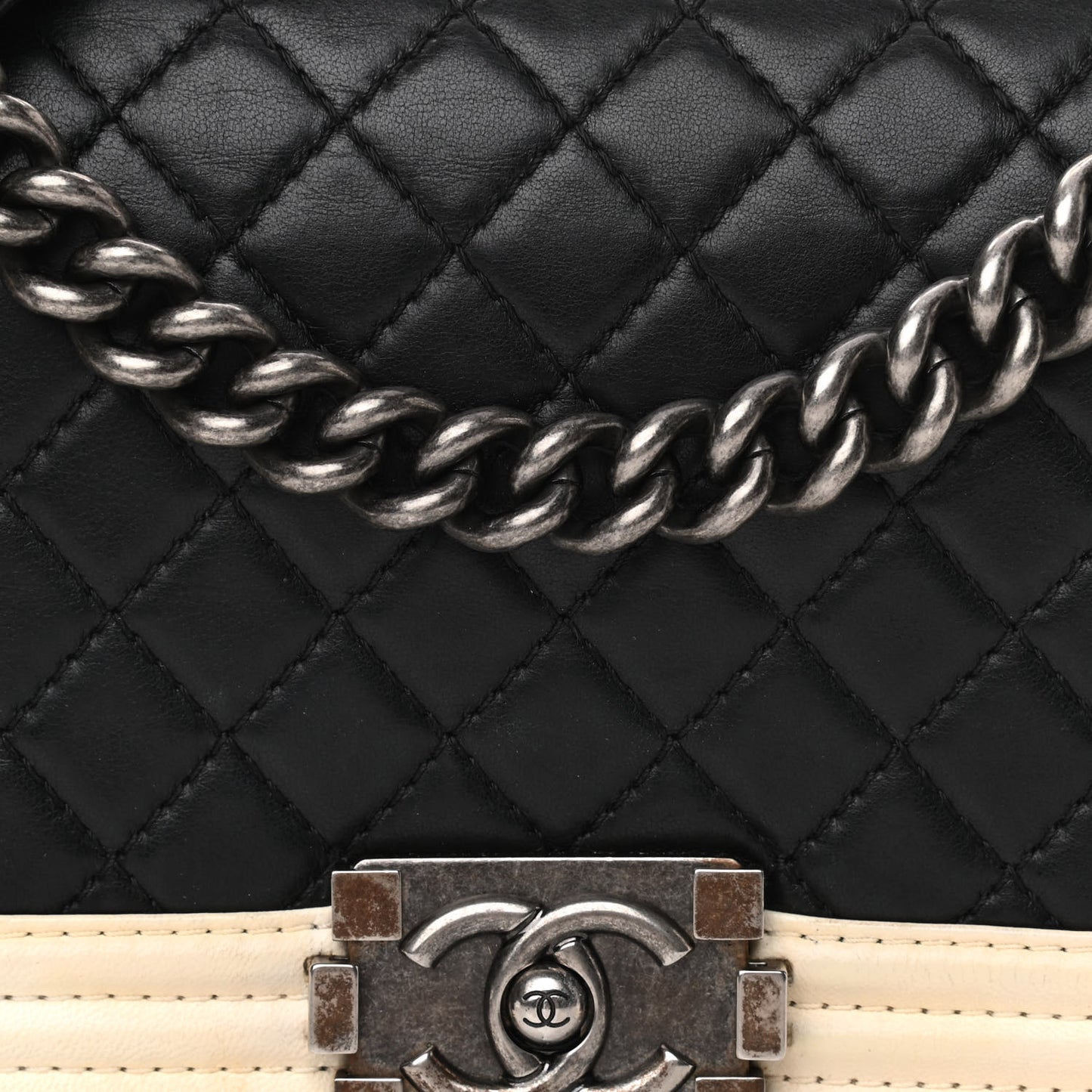 Lambskin Quilted Medium Boy Flap Black White