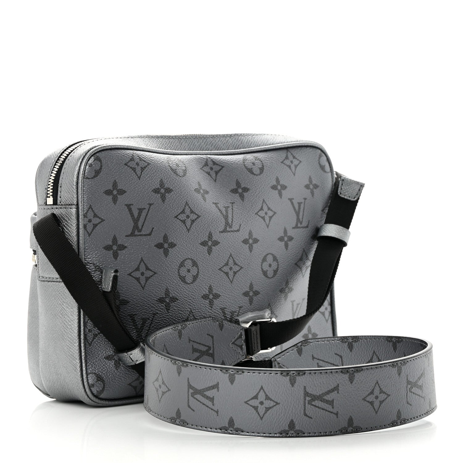 Louis Vuitton Taigarama Outdoor Messenger Gunmetal 3 of 9