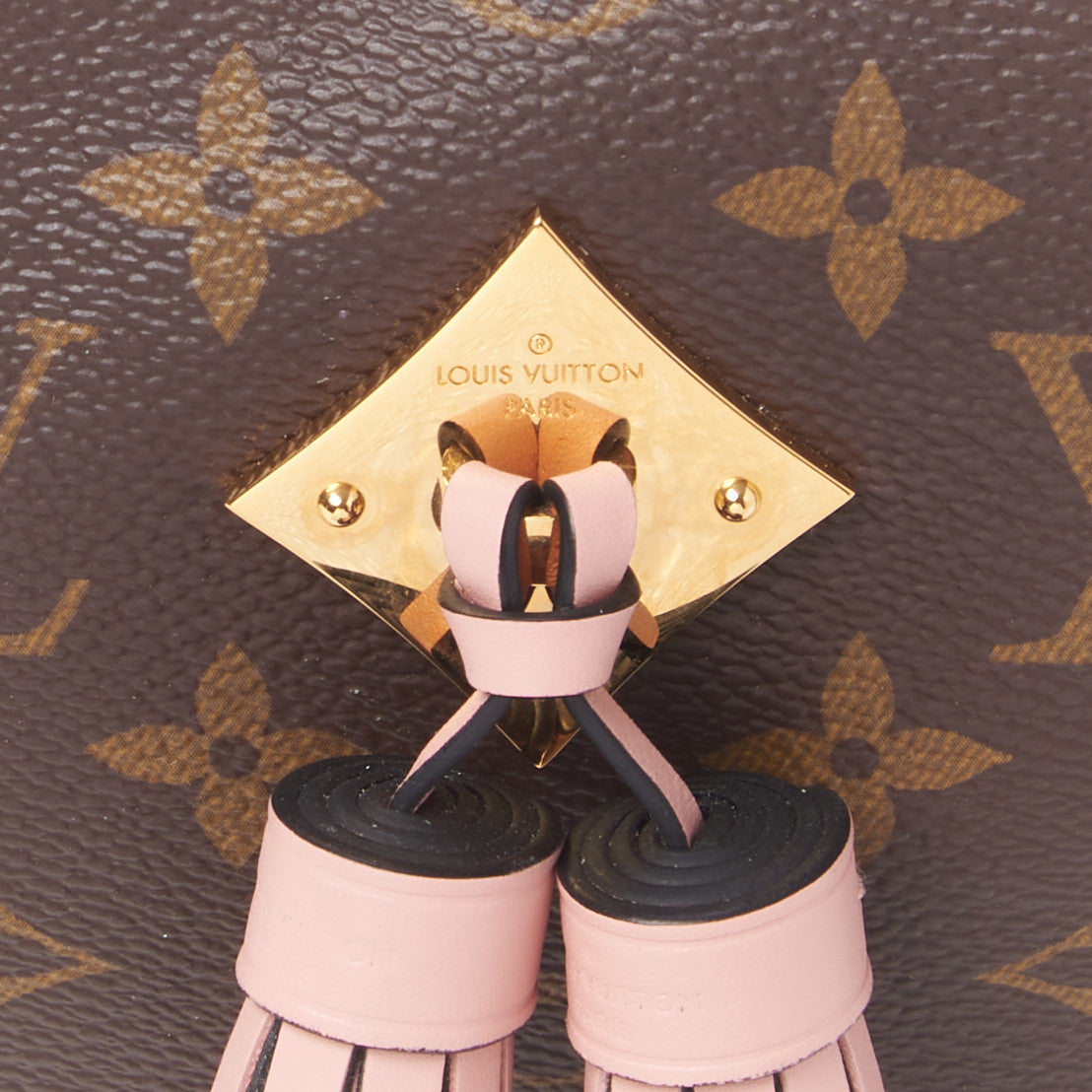 Monogram Saintonge Rose Poudre