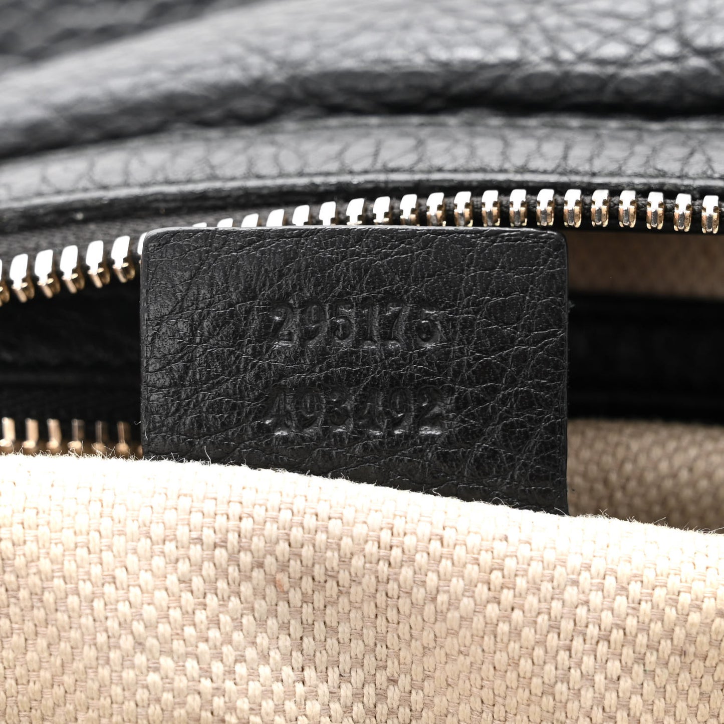 Pebbled Calfskin Medium Soho Hobo Black