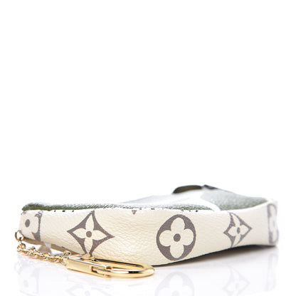 Louis Vuitton Monogram Giant Micro Pochette Accessories Kaki White 4 of 8
