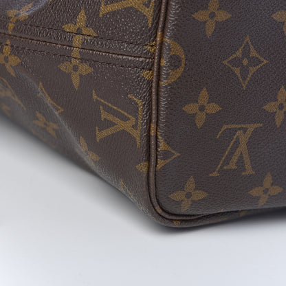 Louis Vuitton Monogram Neverfull MM 10 of 18