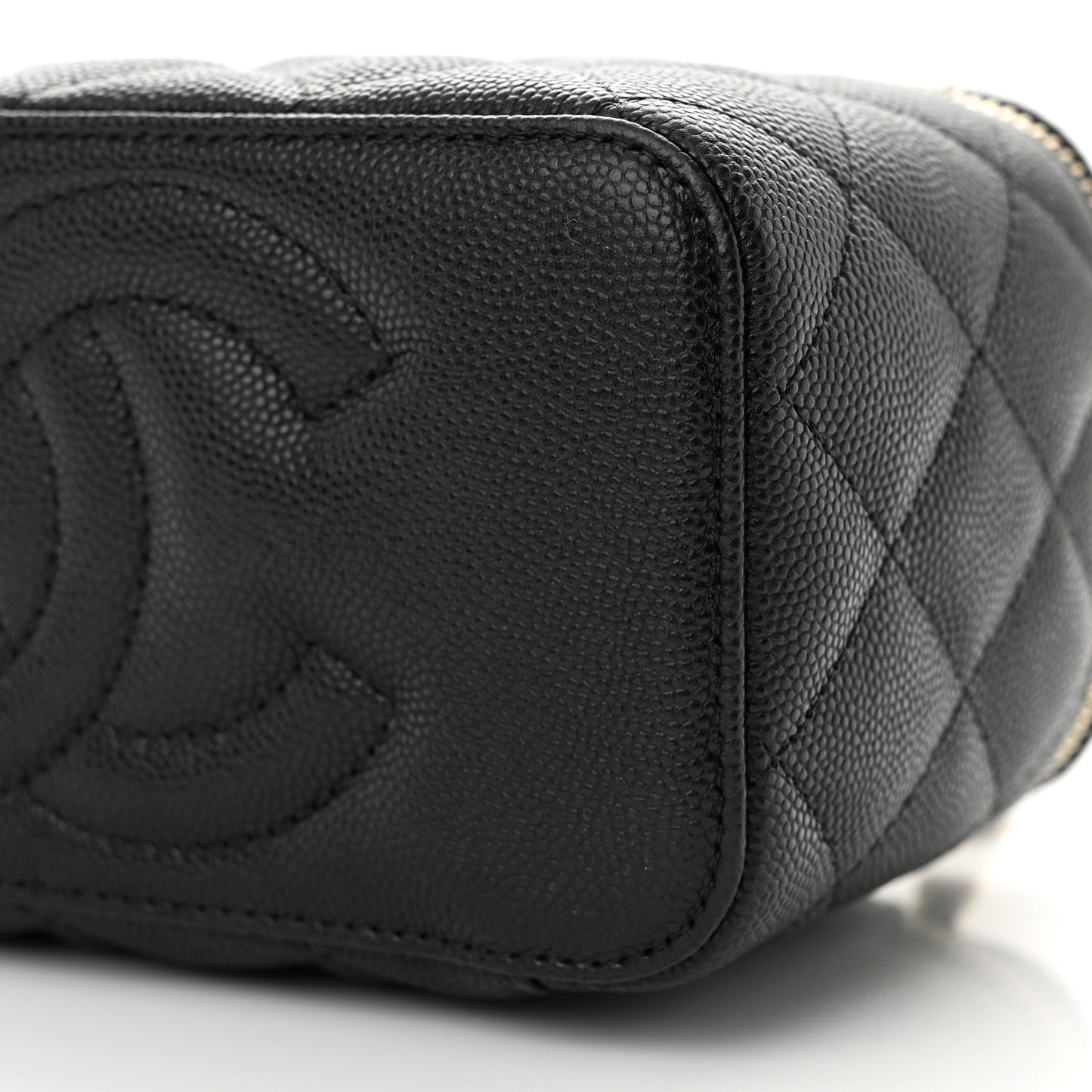 Caviar Quilted Small Vanity Case With Chain Black