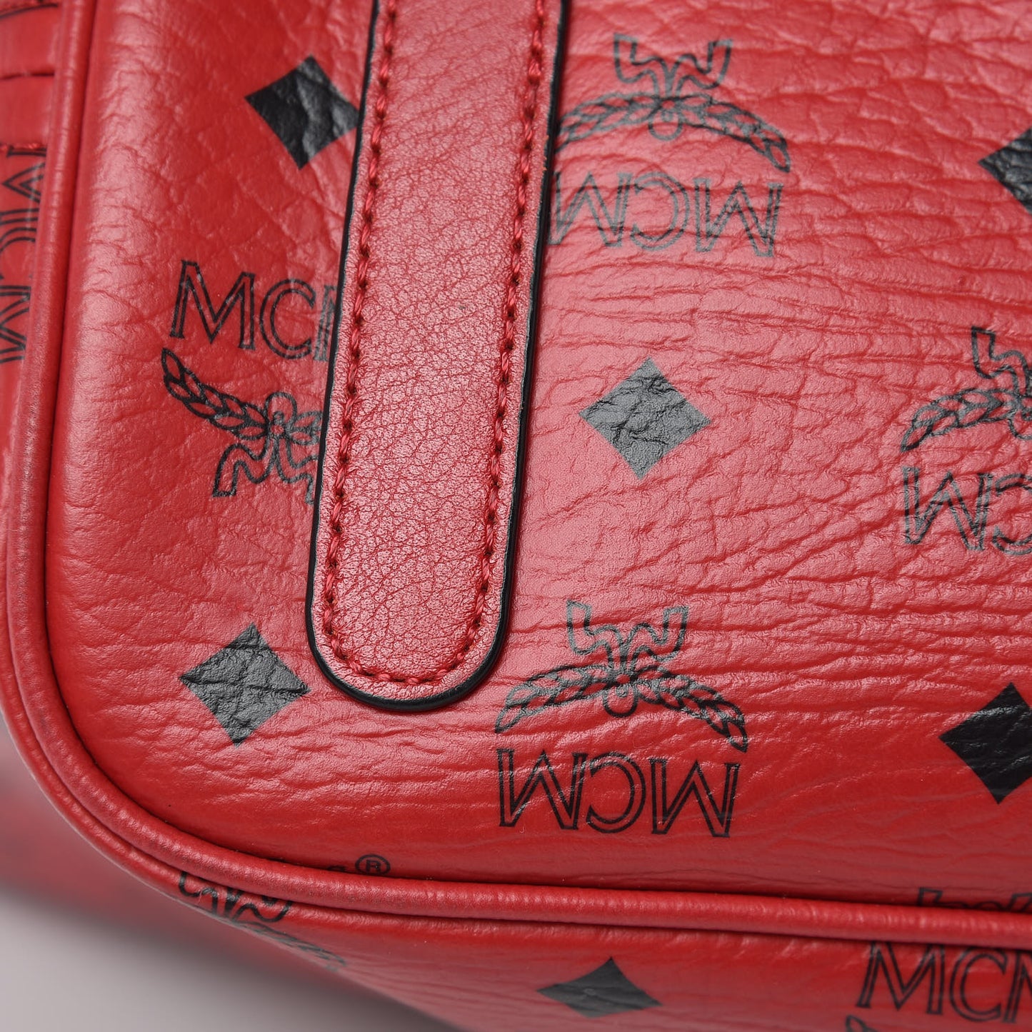 Visetos Medium Liz Reversible Shopper Tote Ruby Red