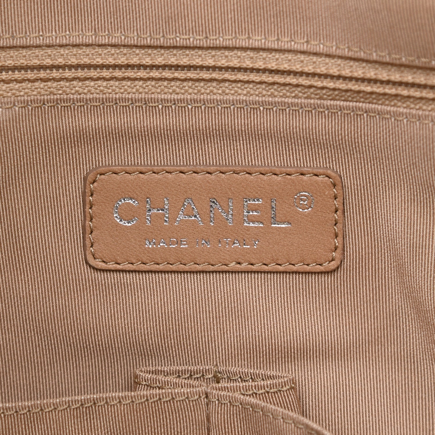 Chanel Caviar Quilted Expandable Zip Shoulder Bag White 6 of 16