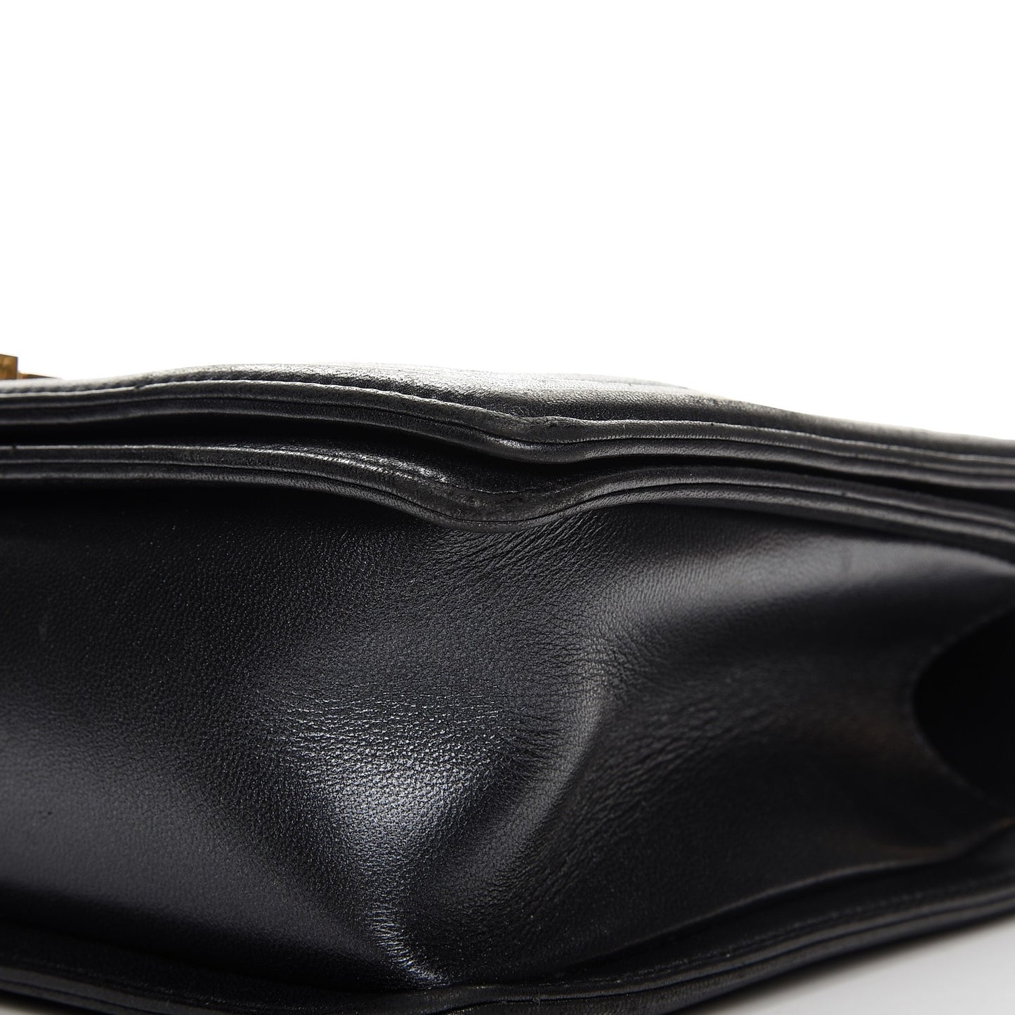 Lambskin New Medium Boy Flap Pearly Black