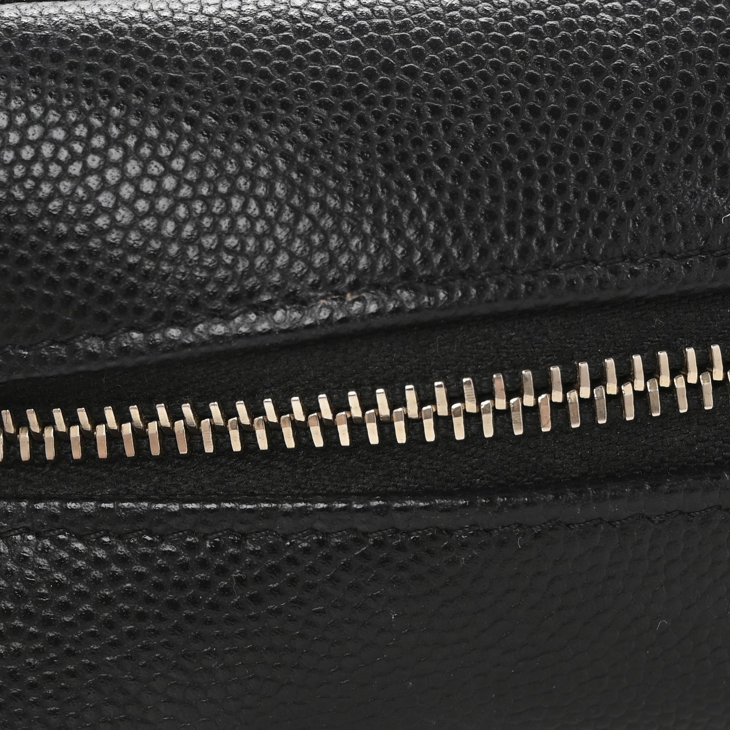 Caviar Quilted Medium Curvy Pouch Cosmetic Case Black