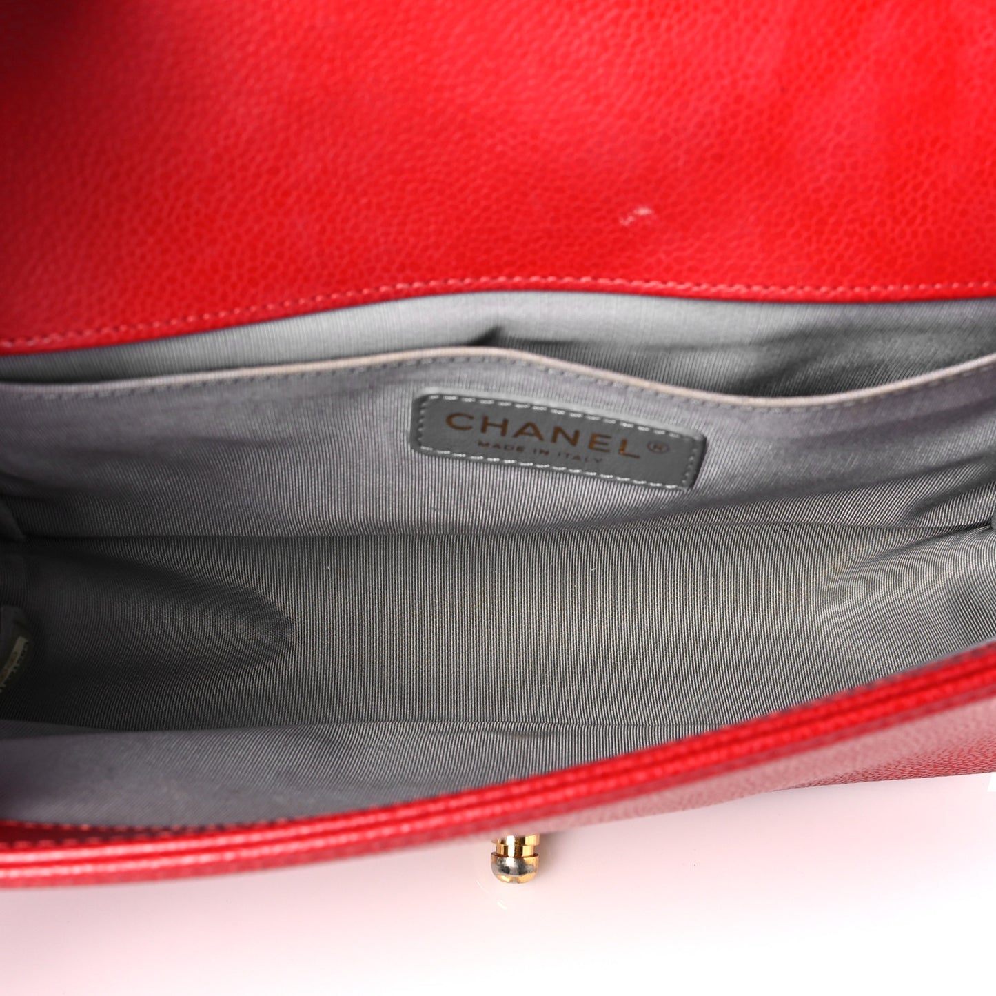 Caviar Quilted Medium Boy Flap Red