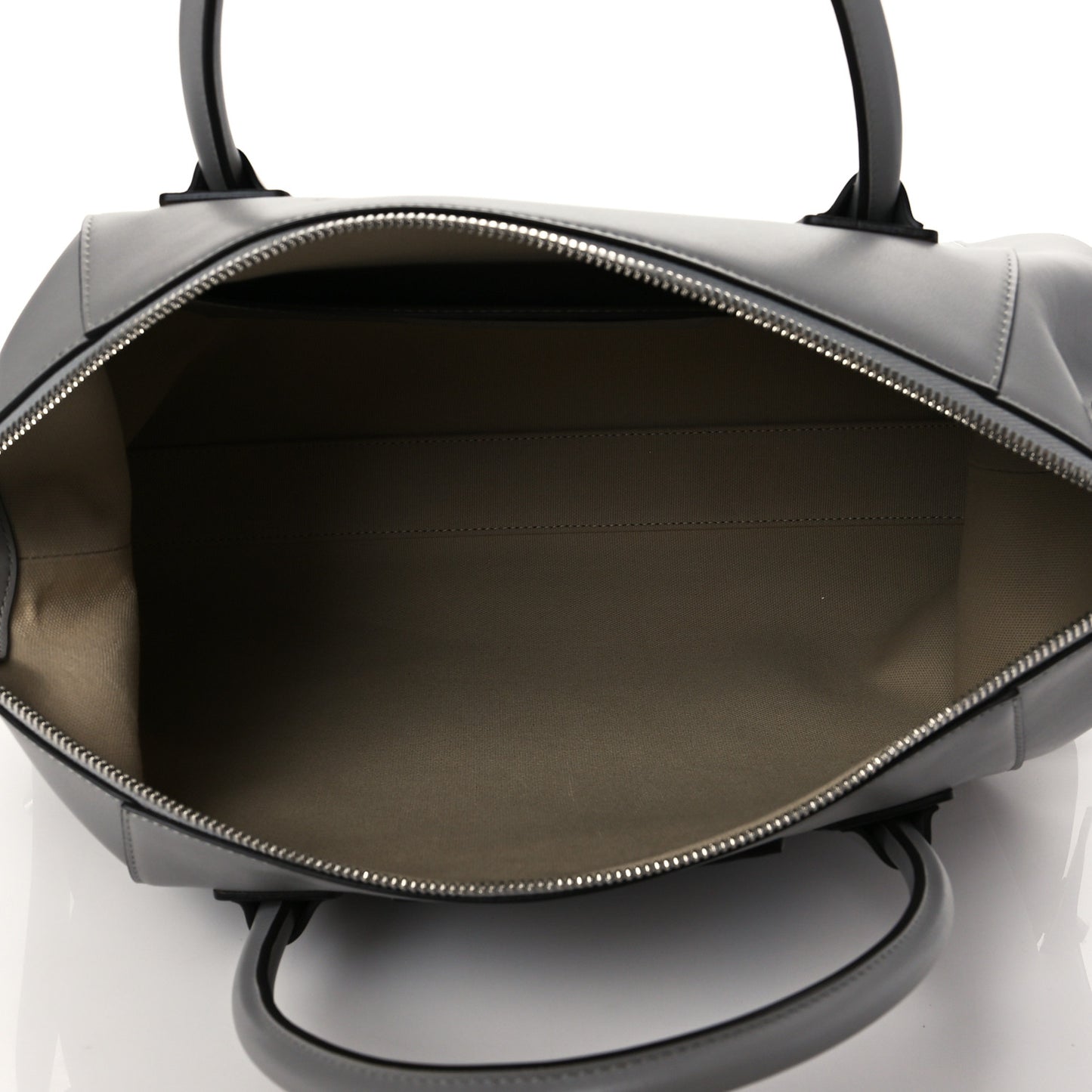 Soft Calfskin Medium Soft Antigona Pearl Grey