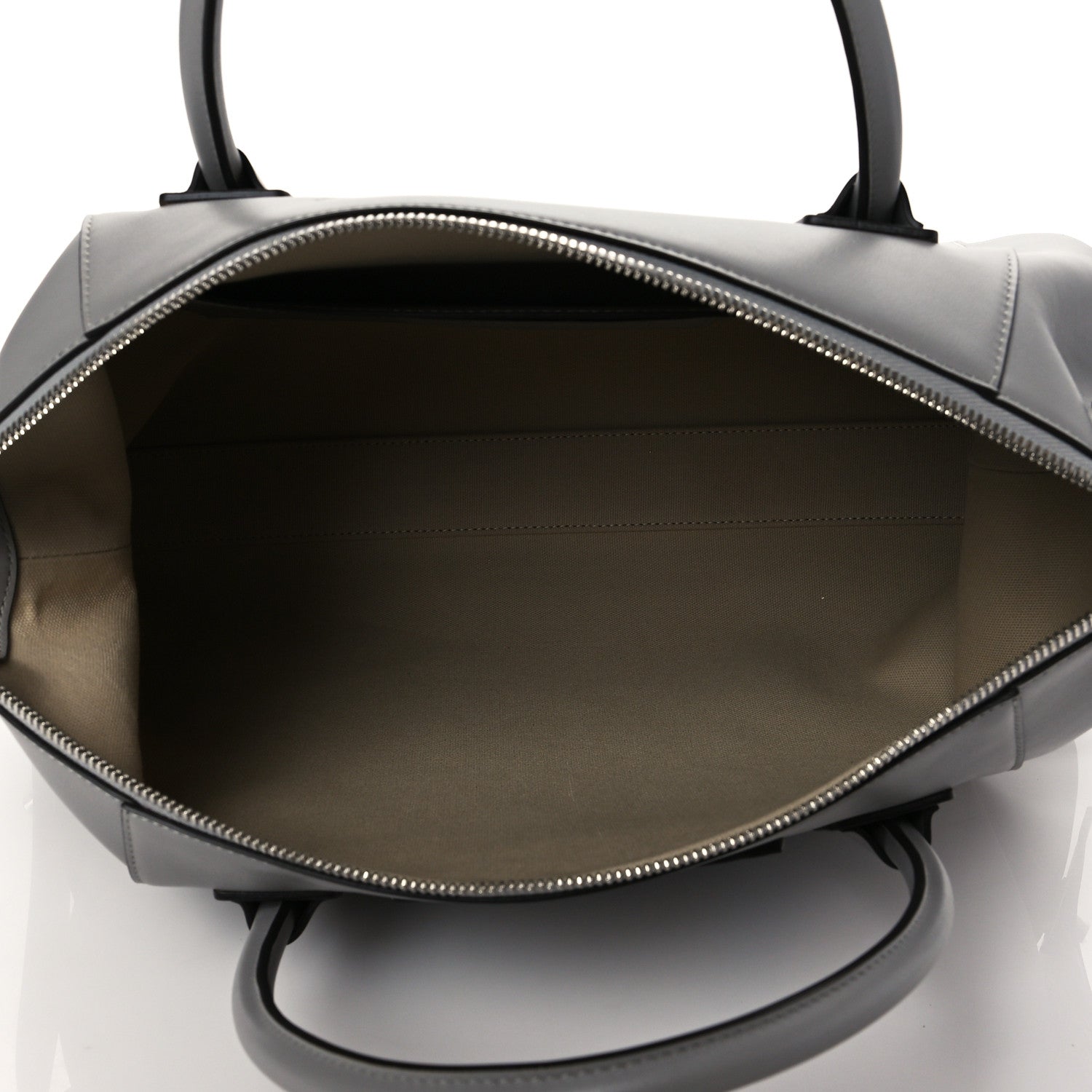 Givenchy Soft Calfskin Medium Soft Antigona Pearl Grey 5 of 9