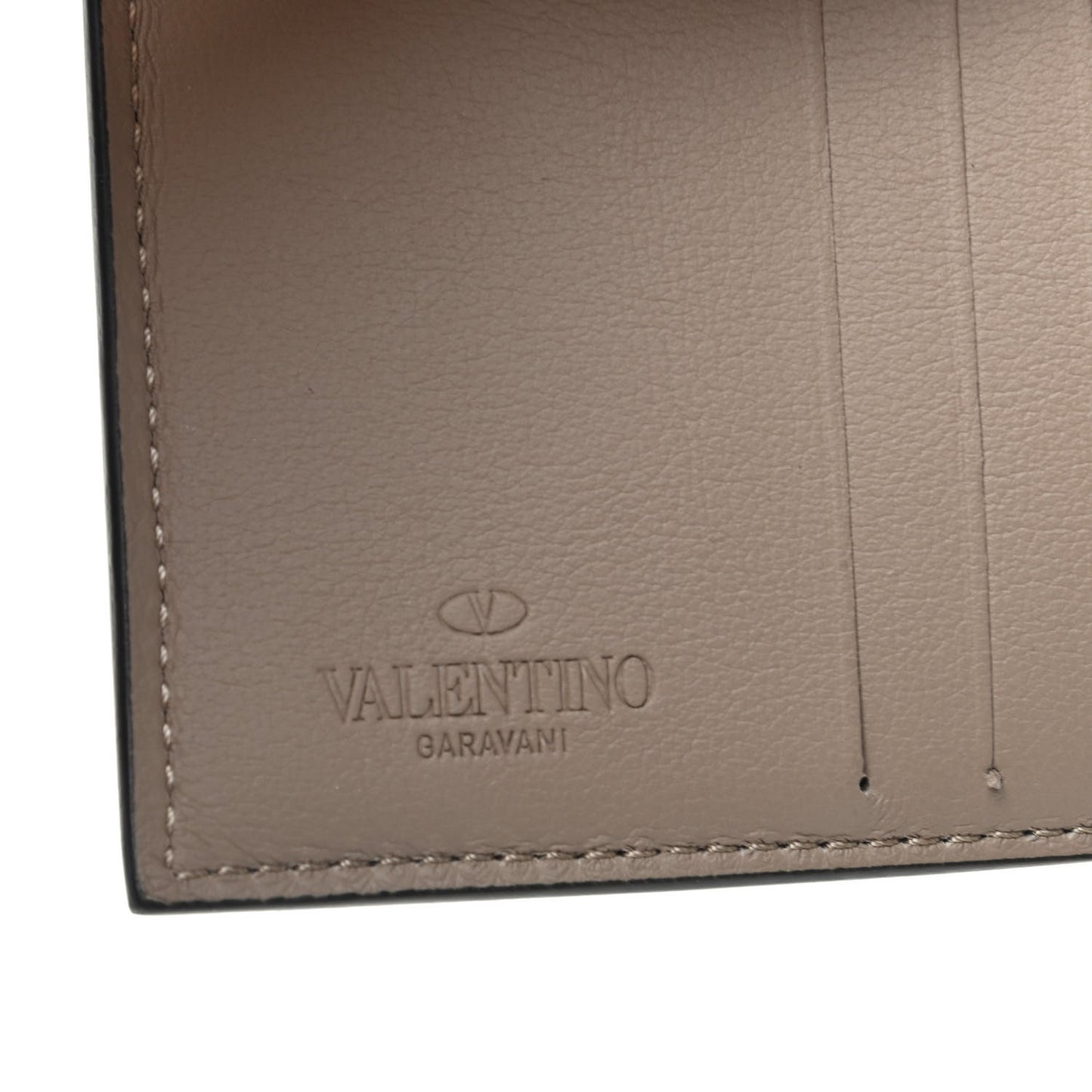 Vitello Rockstud Bi-Fold Wallet Light Beige