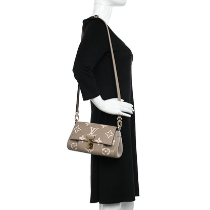 Louis Vuitton Empreinte Monogram Giant Favorite Tourterelle Creme 2 of 12