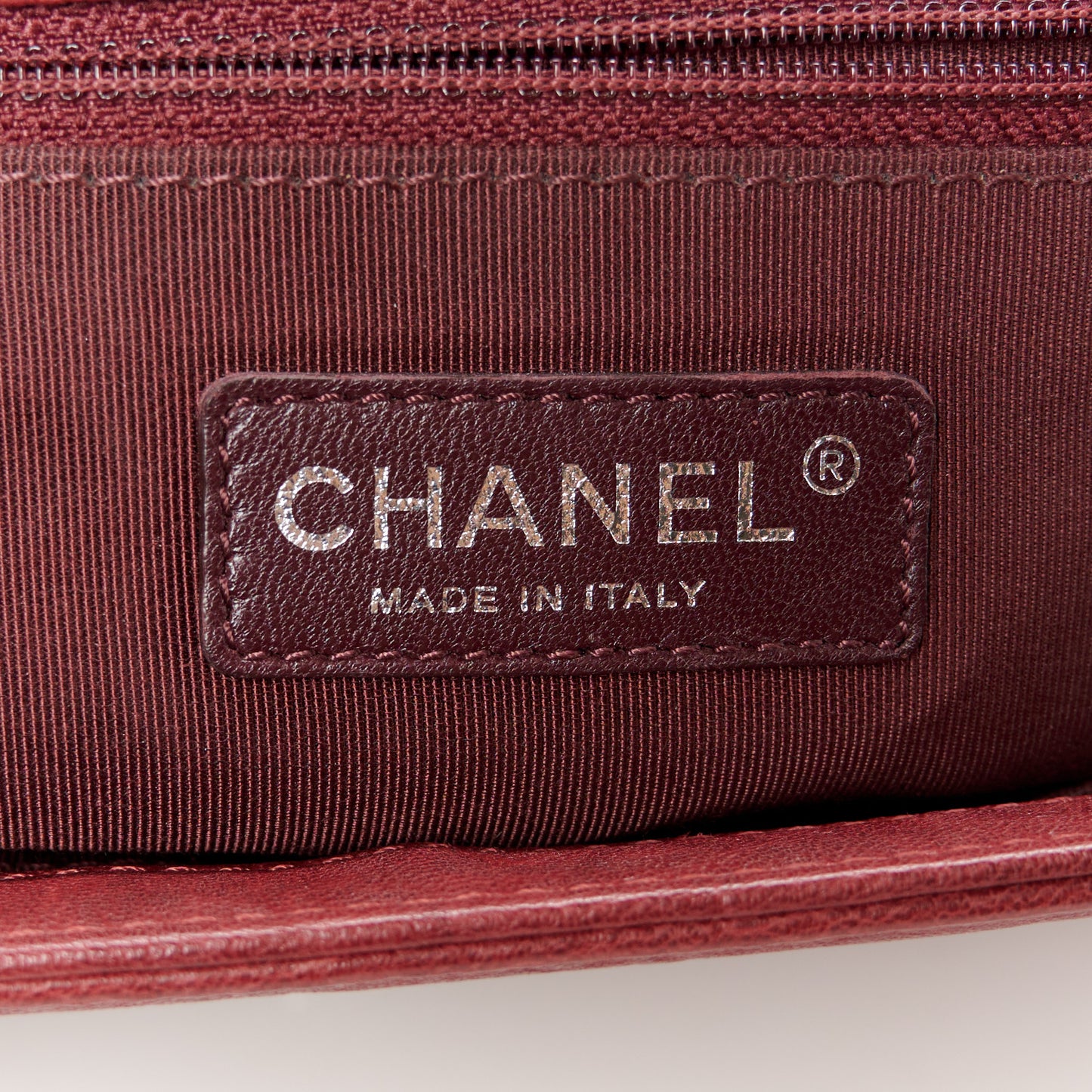 Crumpled Lambskin New Medium Studded Boy Flap Red