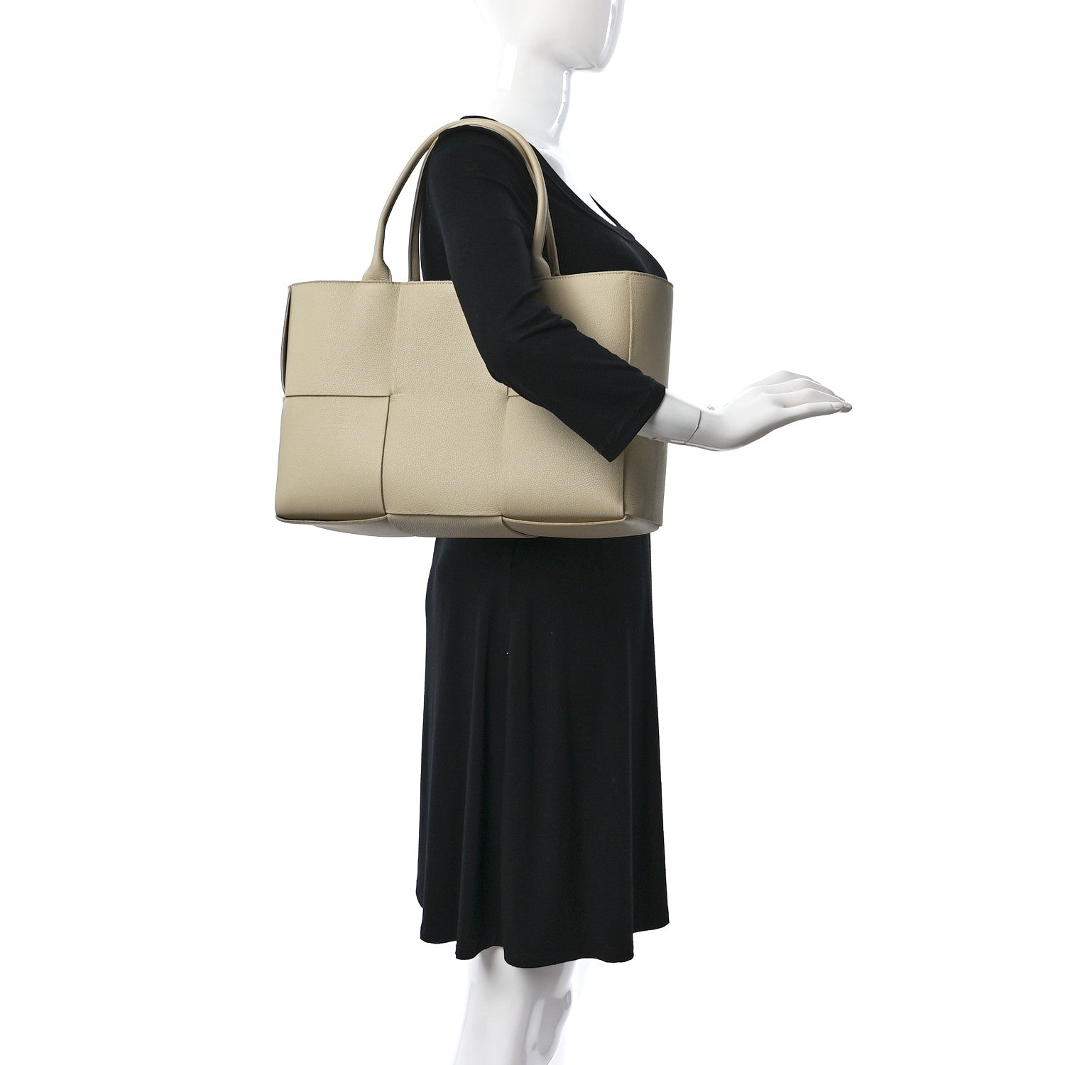 Bottega Veneta Grained Calfskin Intrecciato Medium Arco Tote Porridge 2 of 11