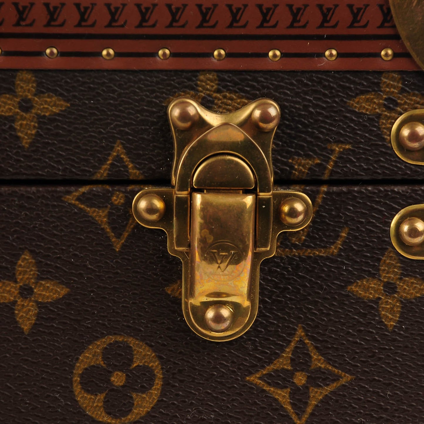 Monogram Bisten 50