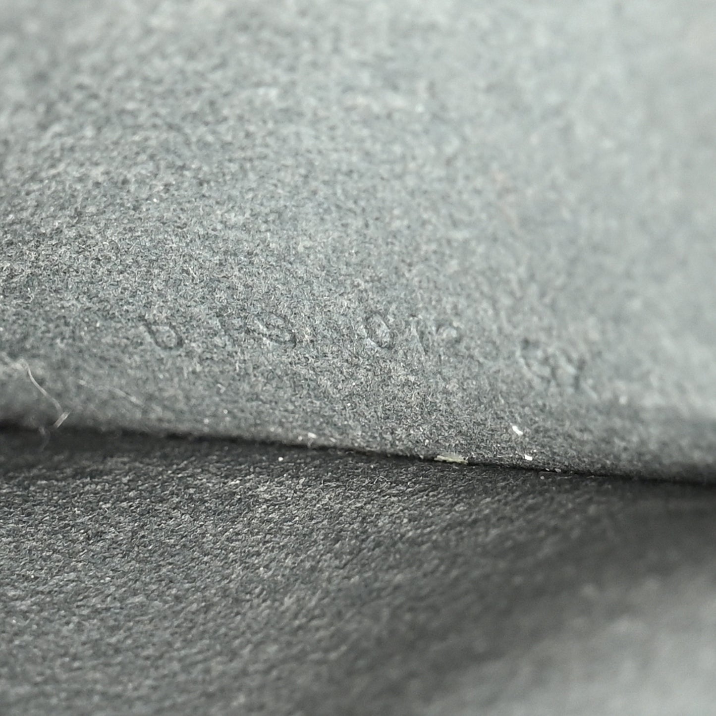 Chevre Mysore Tarmac PM Passport Holder Black