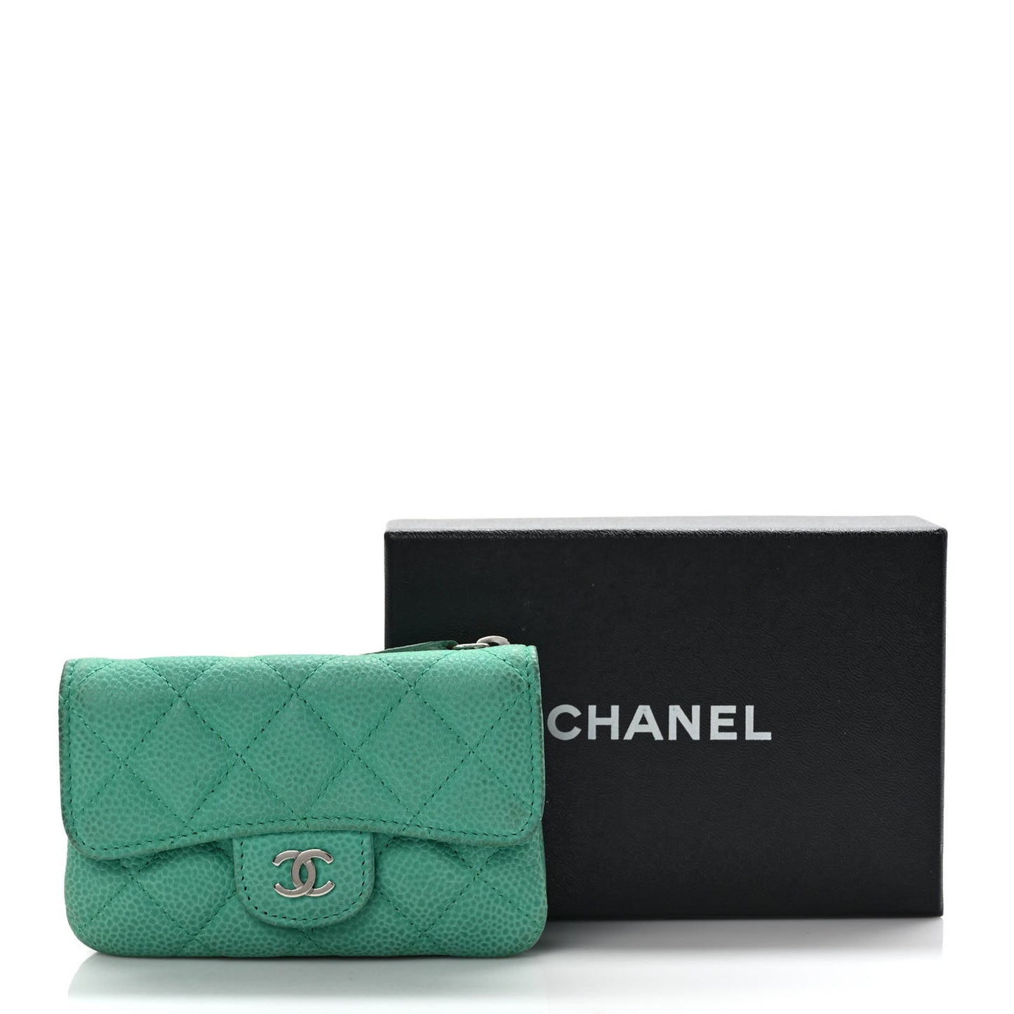 Iridescent Caviar Quilted Flap Zip Card Holder Green