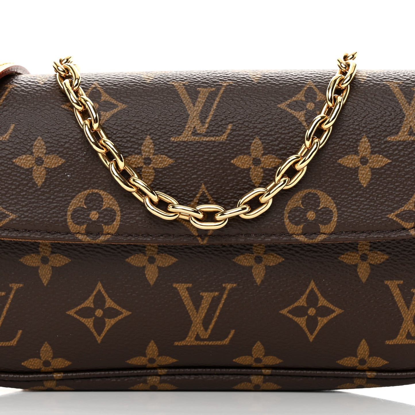 Monogram Ivy Wallet On Chain
