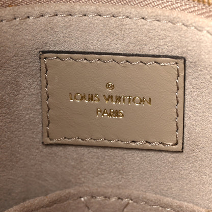 Louis Vuitton Empreinte Monogram Giant Onthego MM Tourterelle 5 of 8